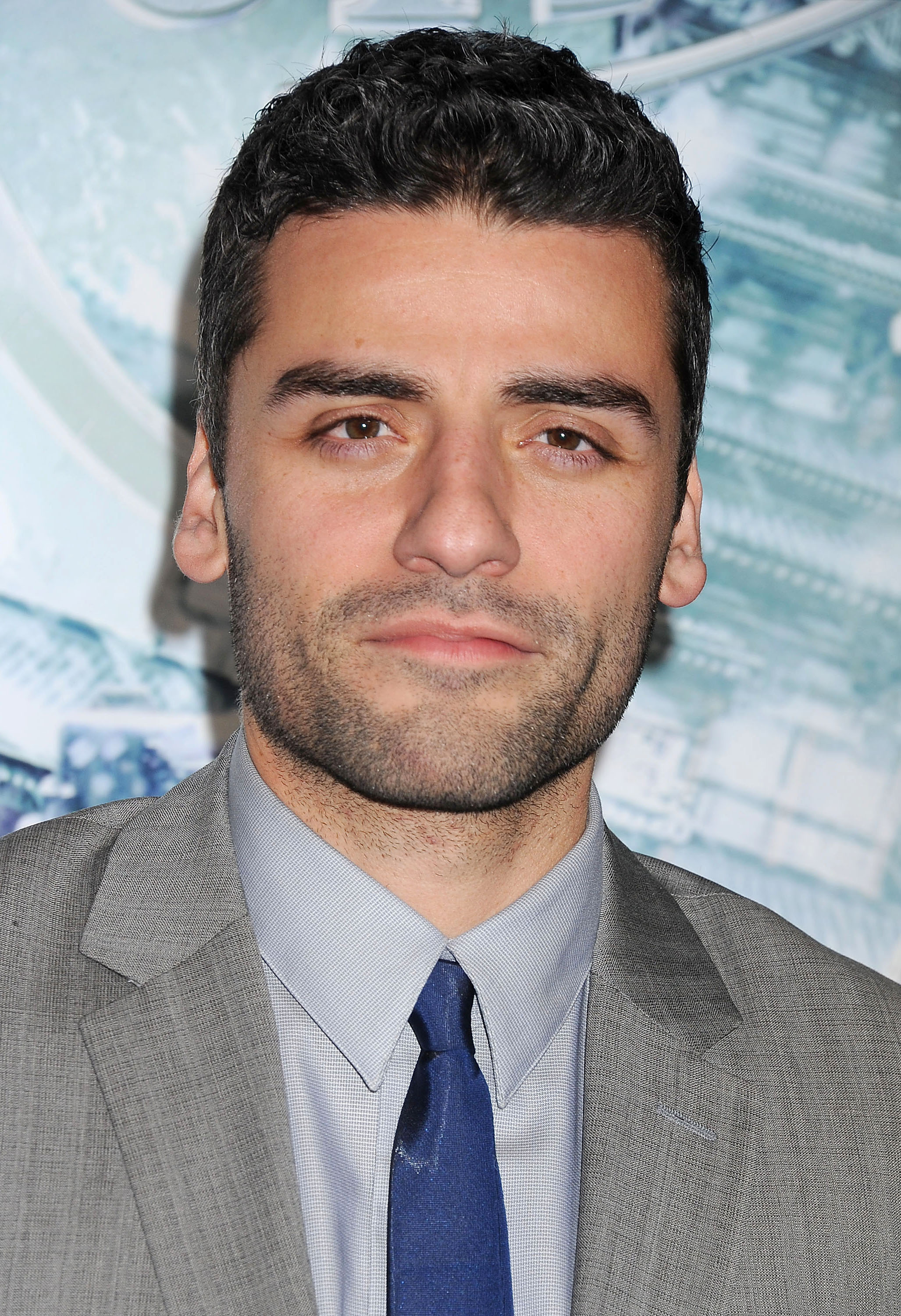 Oscar Isaac, Celebrity HQ wallpapers, 4K resolution, Famous actor, 2060x3000 HD Phone