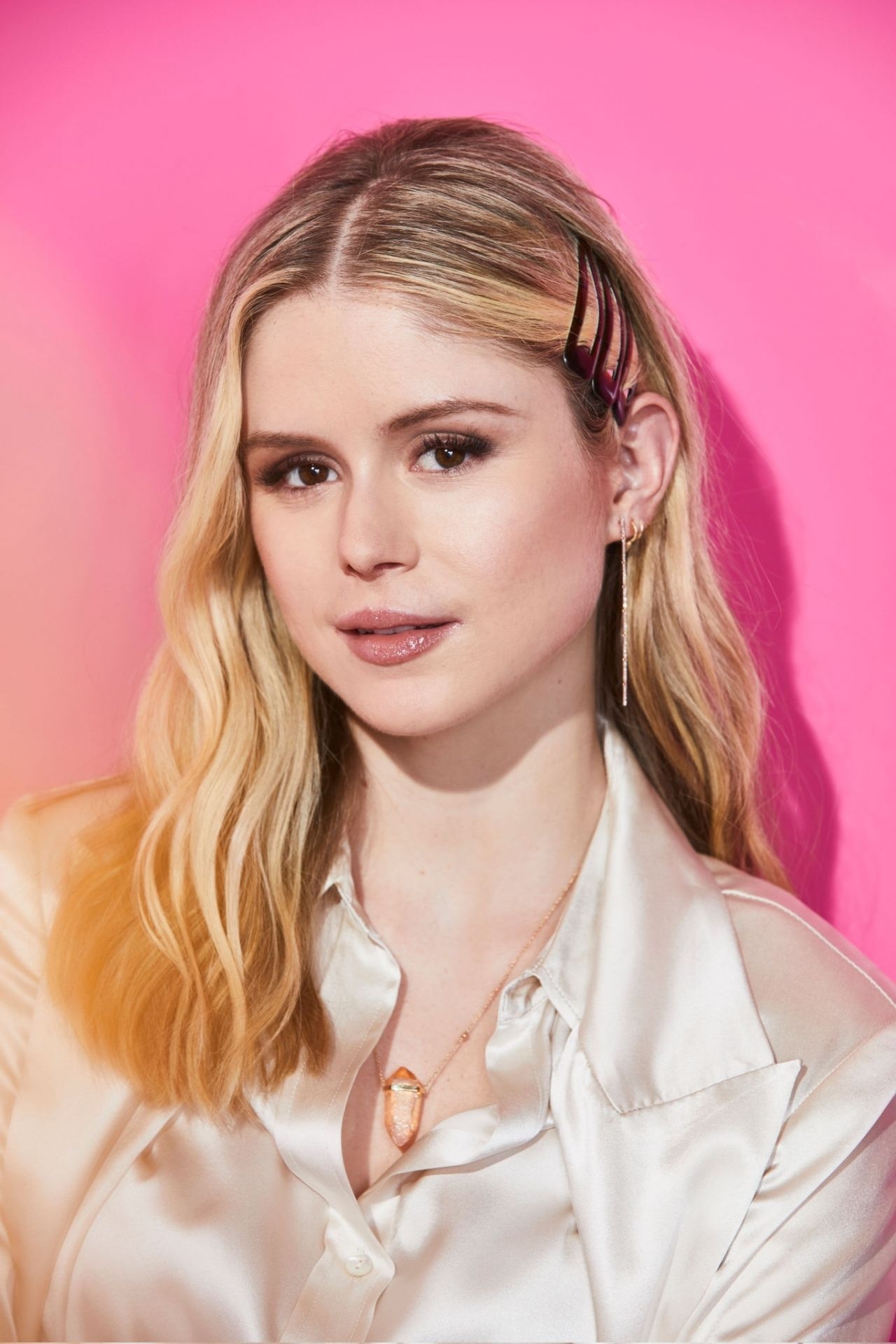 Erin Moriarty, Blonde actress, Pink background, 1280x1920 HD Phone