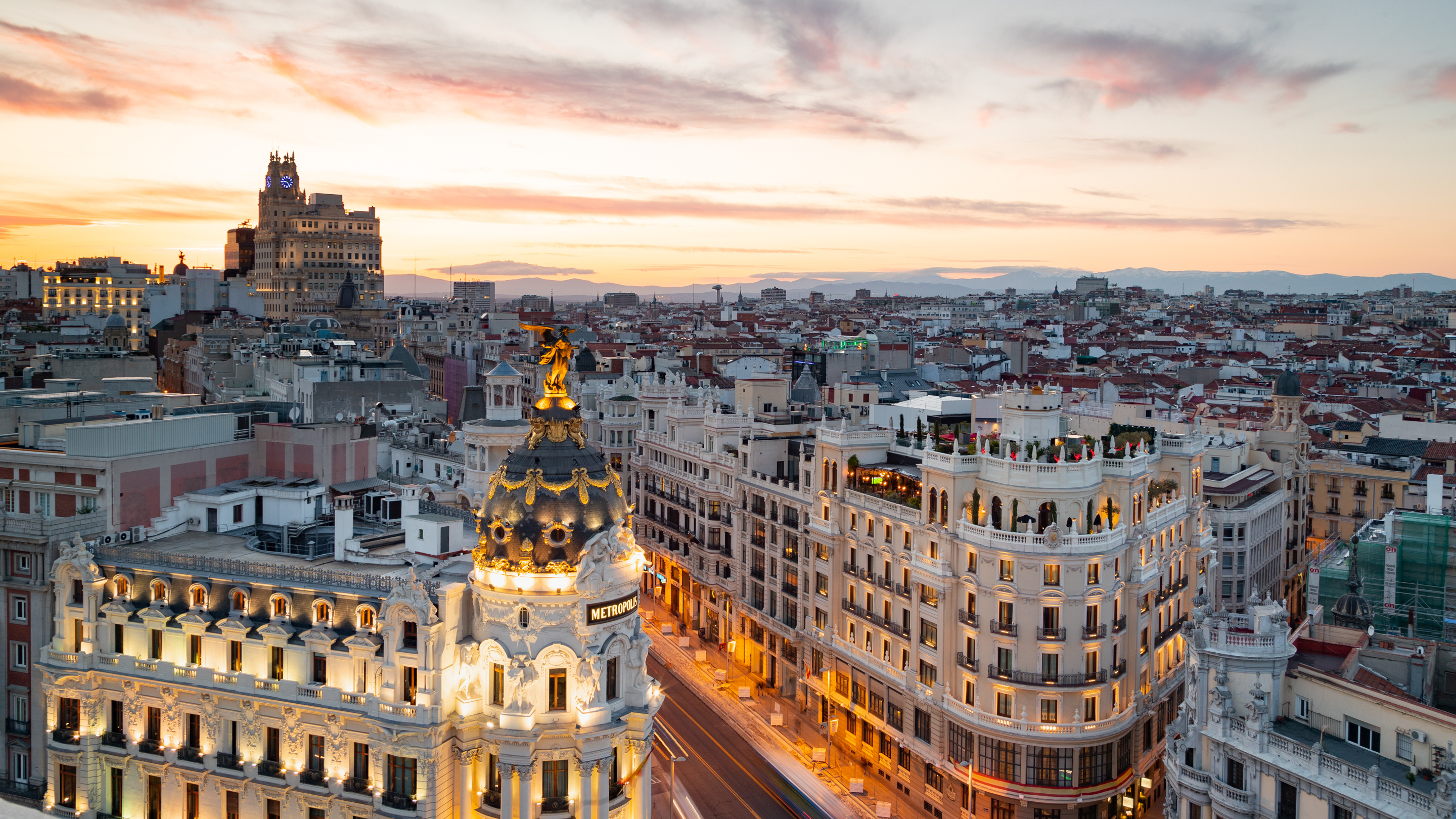 City exploration, Traveling twins, Madrid adventure, Exciting discoveries, 2880x1620 HD Desktop