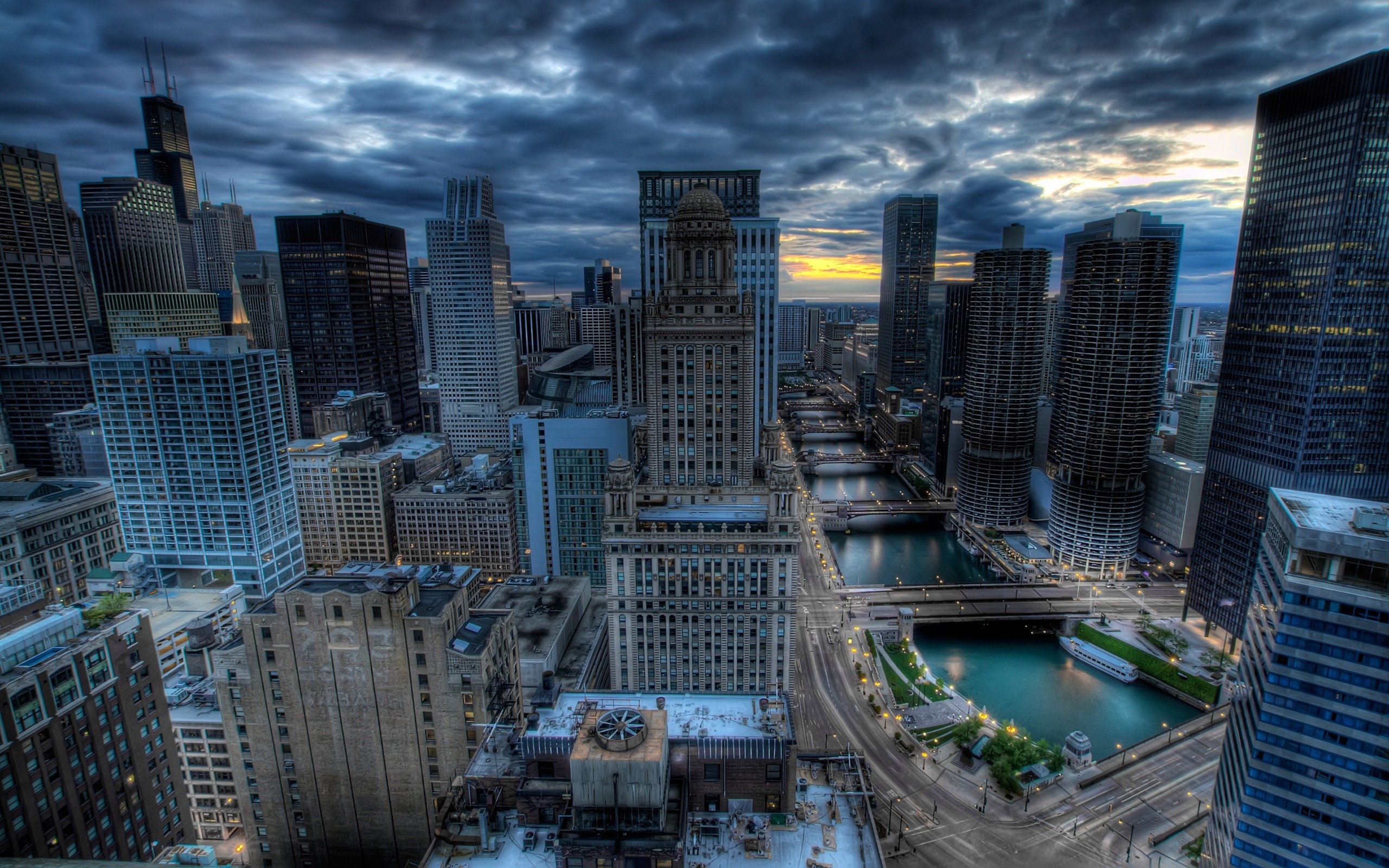 Chicago: The city is known for its cuisine, particularly its deep-dish pizza and hot dogs. 2560x1600 HD Background.