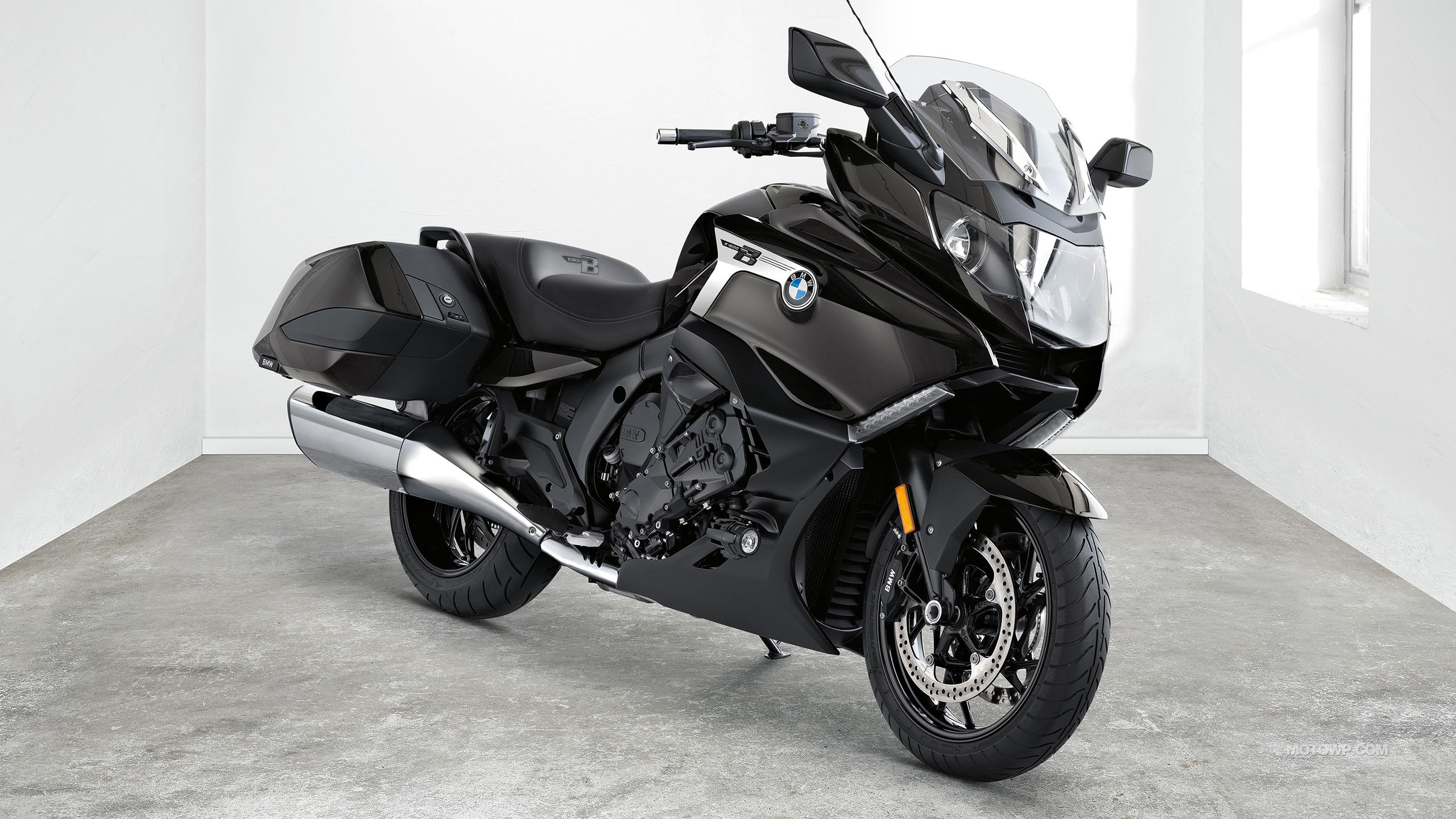 BMW K 1600 B, Motorcycle tourer, Classic design, Powerful performance, 2560x1440 HD Desktop