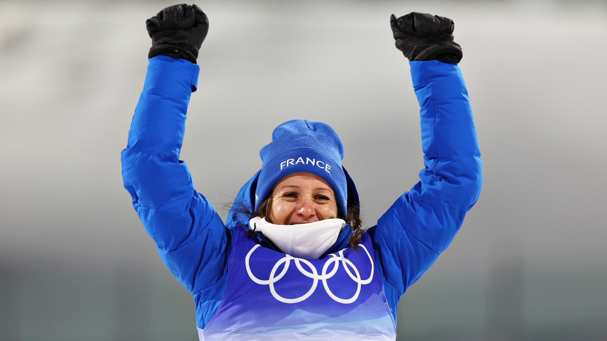 Anais Chevalier-Bouchet, Pkin 2022 highlight, Medal glory, Biathlon achievement, 2560x1440 HD Desktop