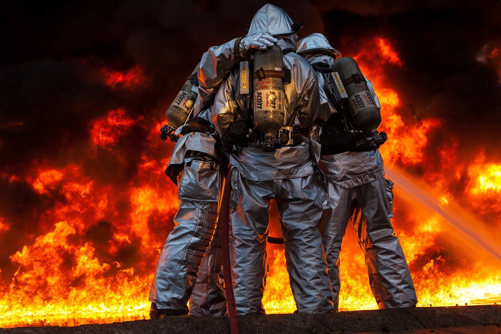 Fireman: Firefighter, Personal protective equipment, Emergency situation. 1920x1280 HD Wallpaper.