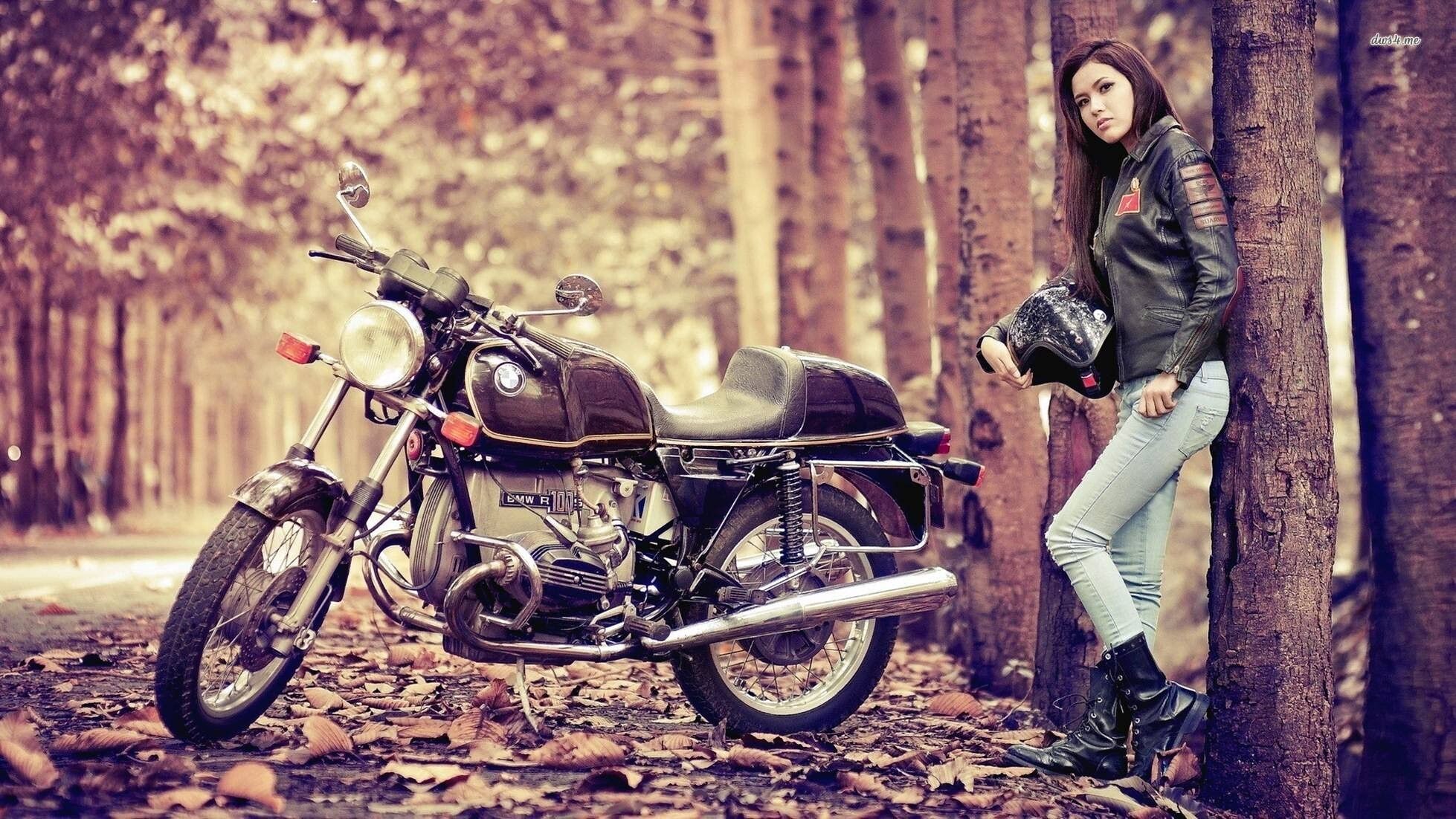 Girls and Motorcycles: An open-faced helmet, BMW R100S, Motorcycle series, A two-cylinder four-stroke boxer engine of 980 cc capacity. 1960x1110 HD Background.