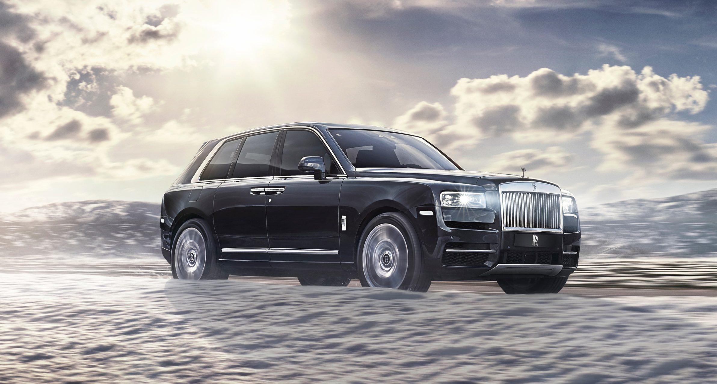 Rolls-Royce Cullinan, Ultimate luxury SUV, Sophisticated craftsmanship, Elegant design, 2390x1280 HD Desktop