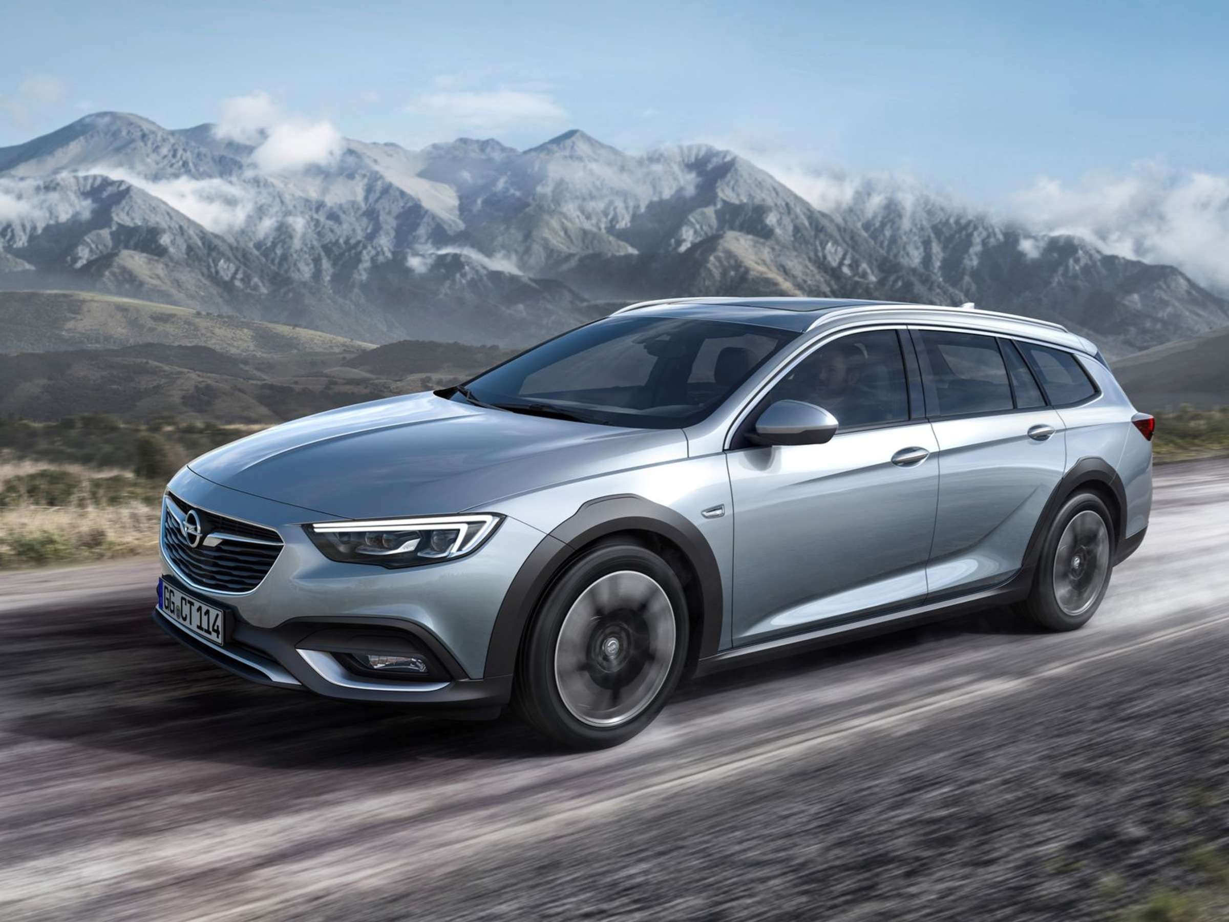 Opel Insignia Country Tourer, Impressive performance, Practical choice, Reliable option, 2400x1800 HD Desktop
