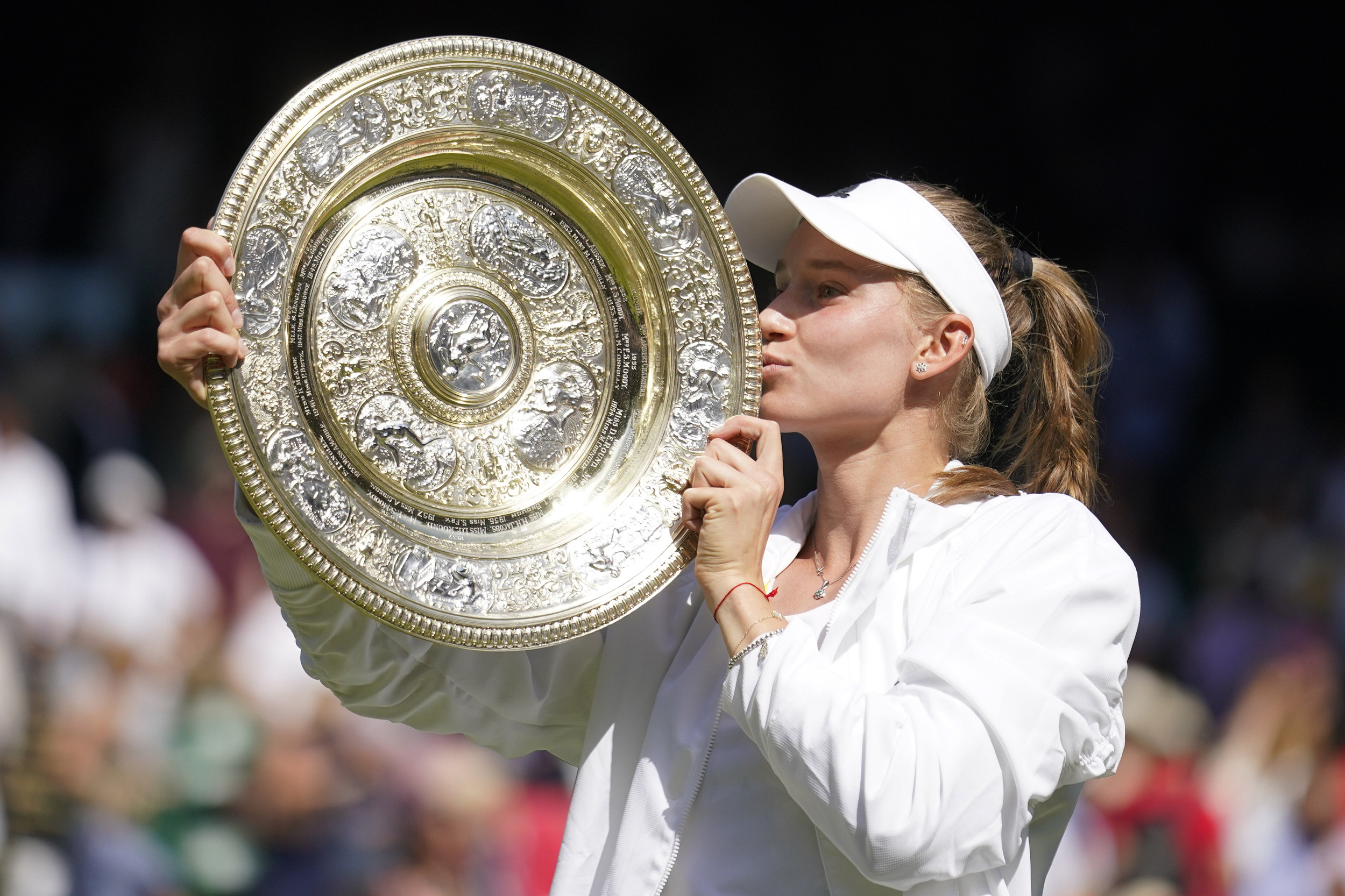 Elena Rybakina, Wimbledon champion, First Grand Slam, Tennis triumph, 2500x1670 HD Desktop