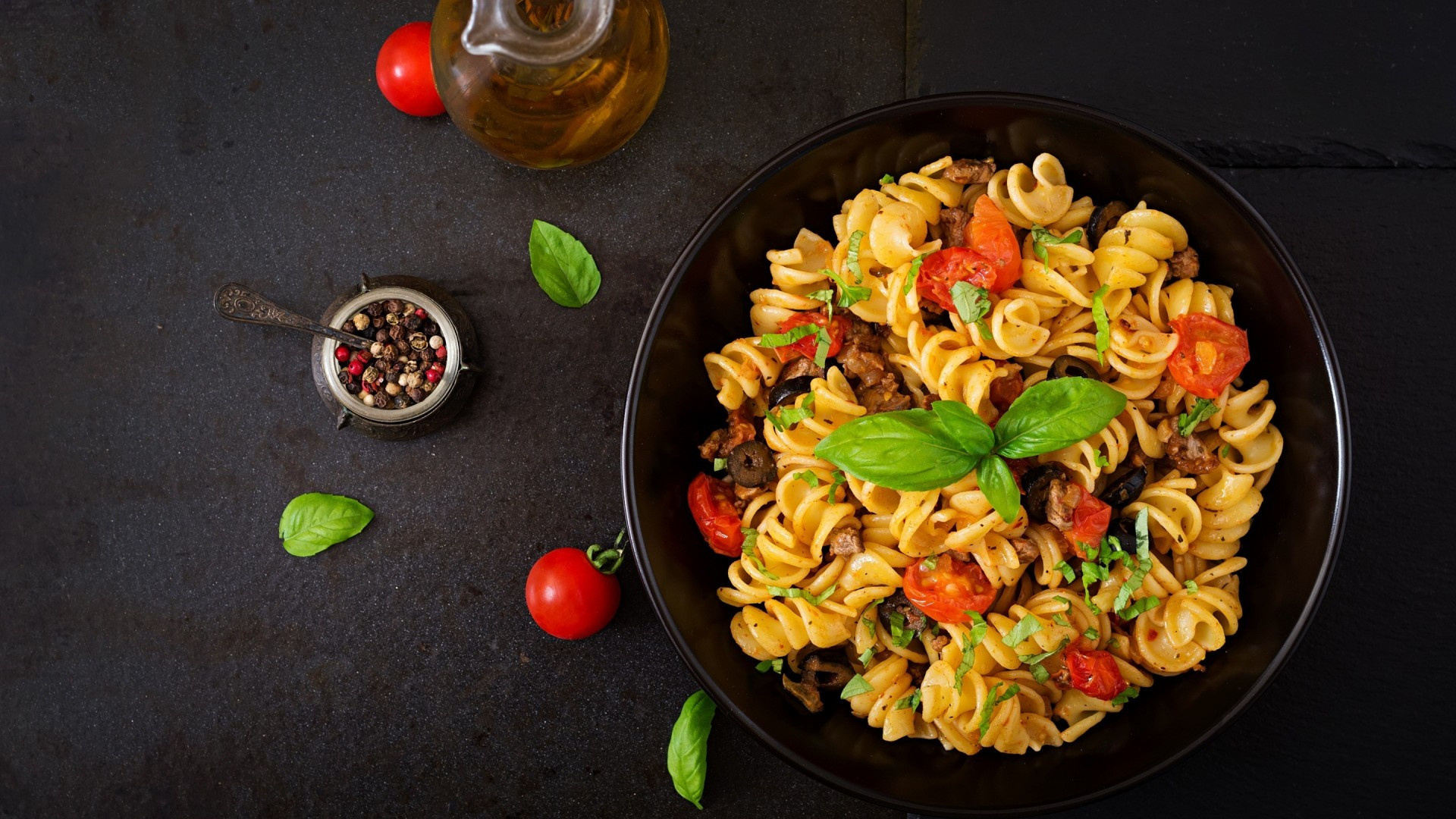 Pasta: A good source of carbohydrates and provides energy for the body. 1920x1080 Full HD Wallpaper.