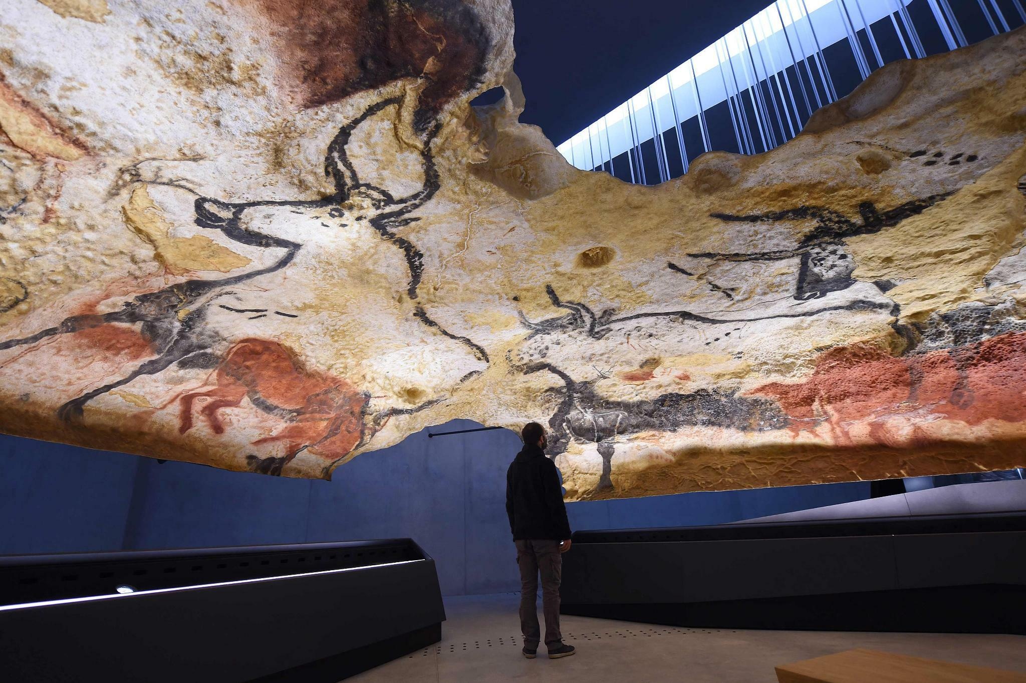 Lascaux cave paintings, Ancient artistry, Prehistoric heritage, Cultural significance, 2050x1370 HD Desktop