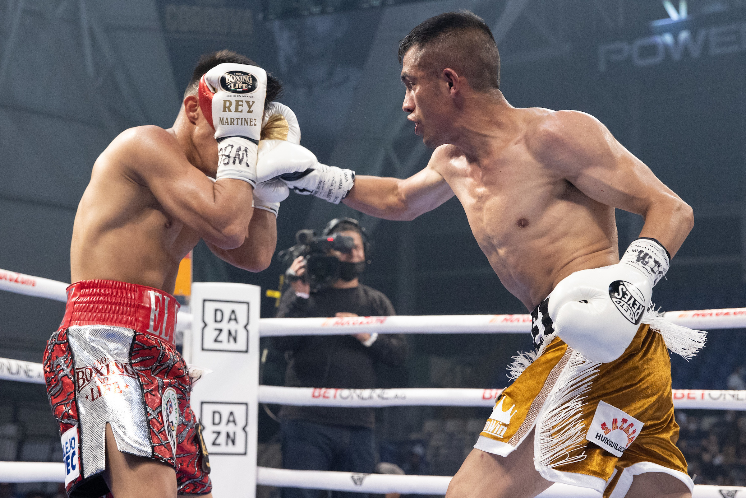 Julio Cesar Martinez, Best fights recap, Super flyweight bout, Thrilling matchup, 2400x1610 HD Desktop