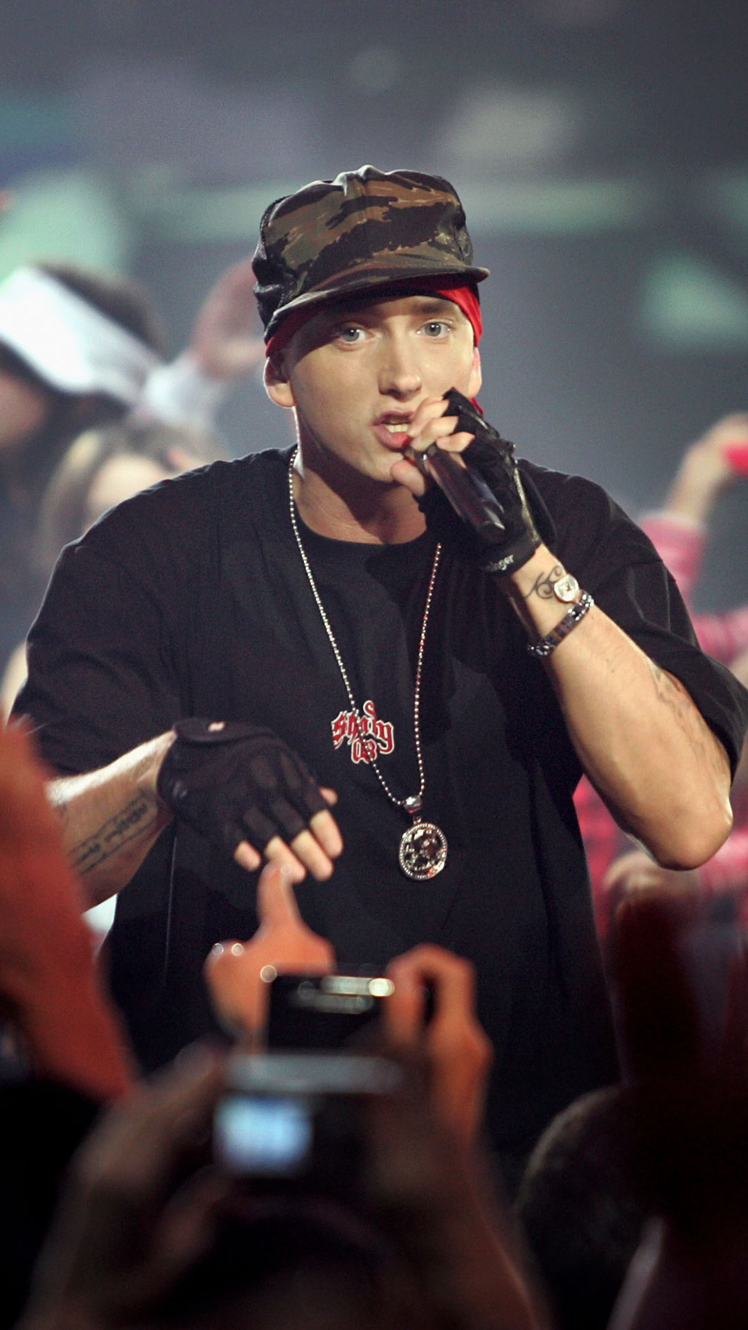 Eminem: Made history in hip-hop and in all of popular music. 1080x1920 Full HD Background.