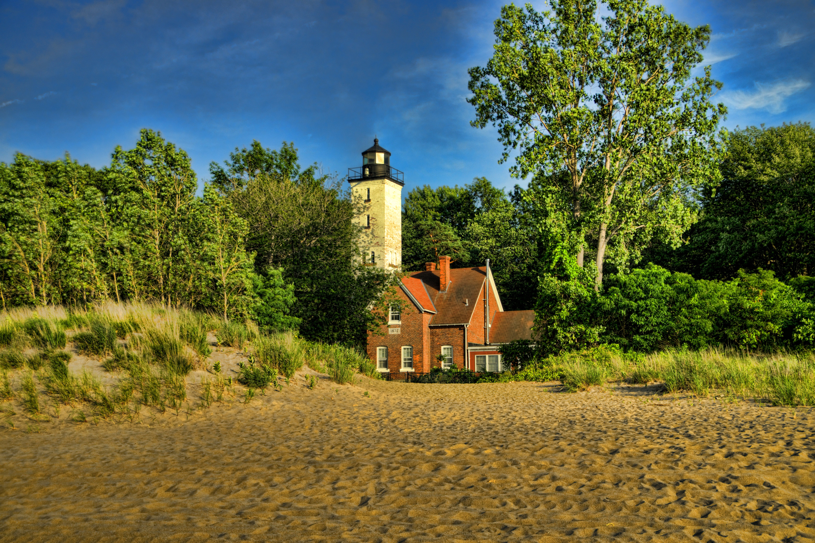 Presque Isle Pennsylvania, Coastal beauty, Lighthouse charm, Nature's tranquility, 2600x1730 HD Desktop