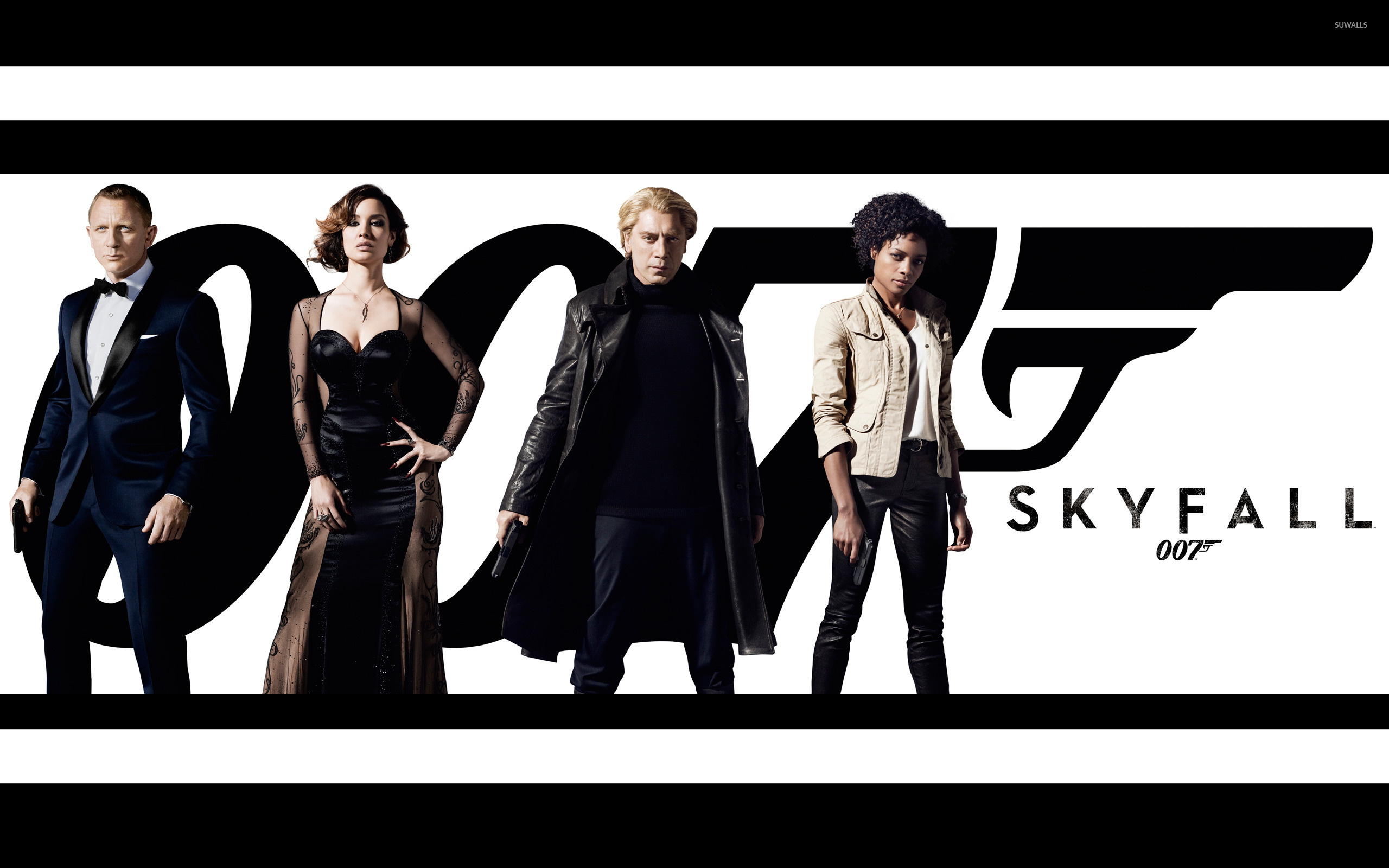 Skyfall: Daniel Craig as fictional MI6 agent James Bond, Javier Bardem as Raoul Silva. 2560x1600 HD Wallpaper.
