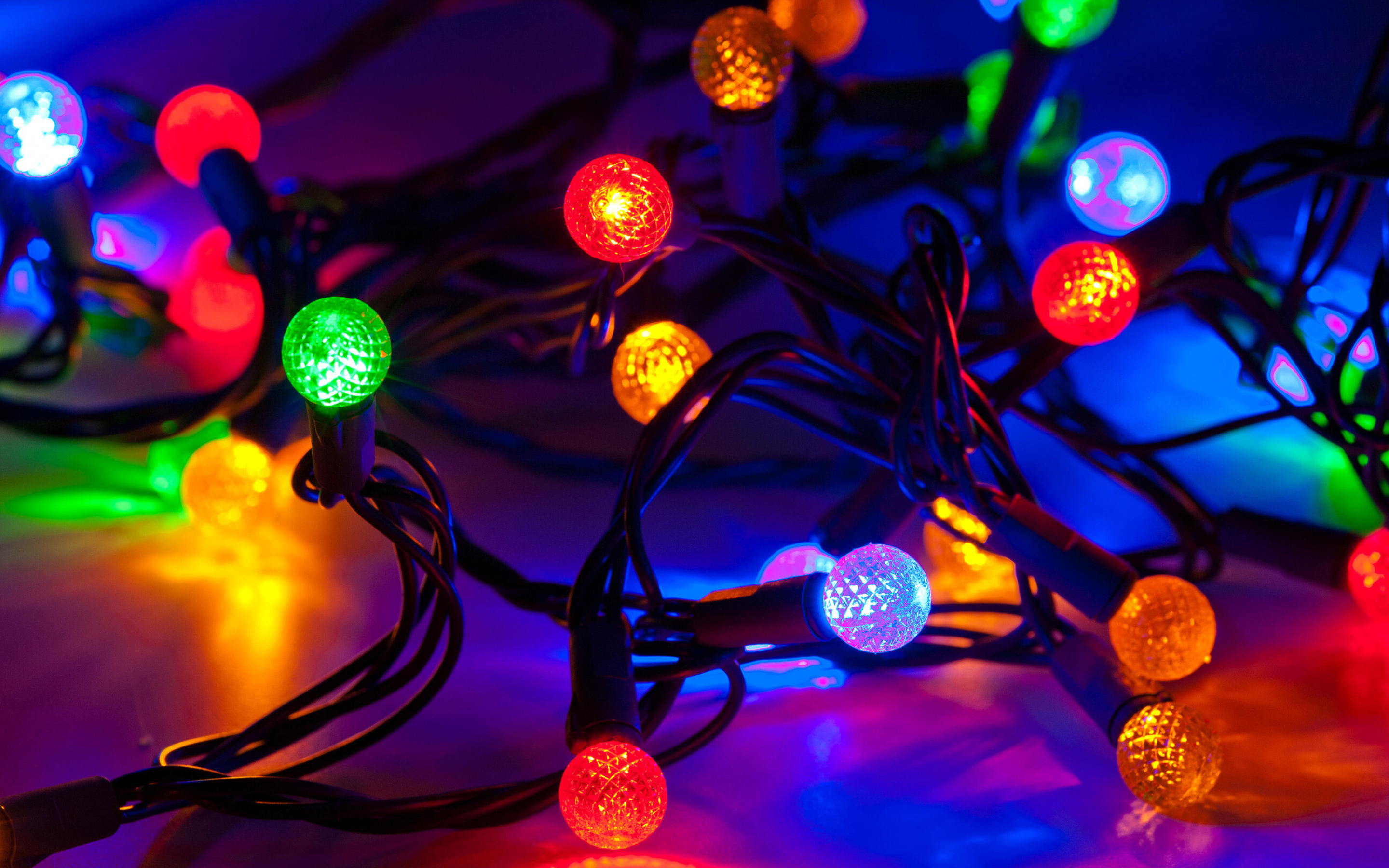 Christmas Lights: The holiday illumination, Decoration, Celebration. 2880x1800 HD Background.