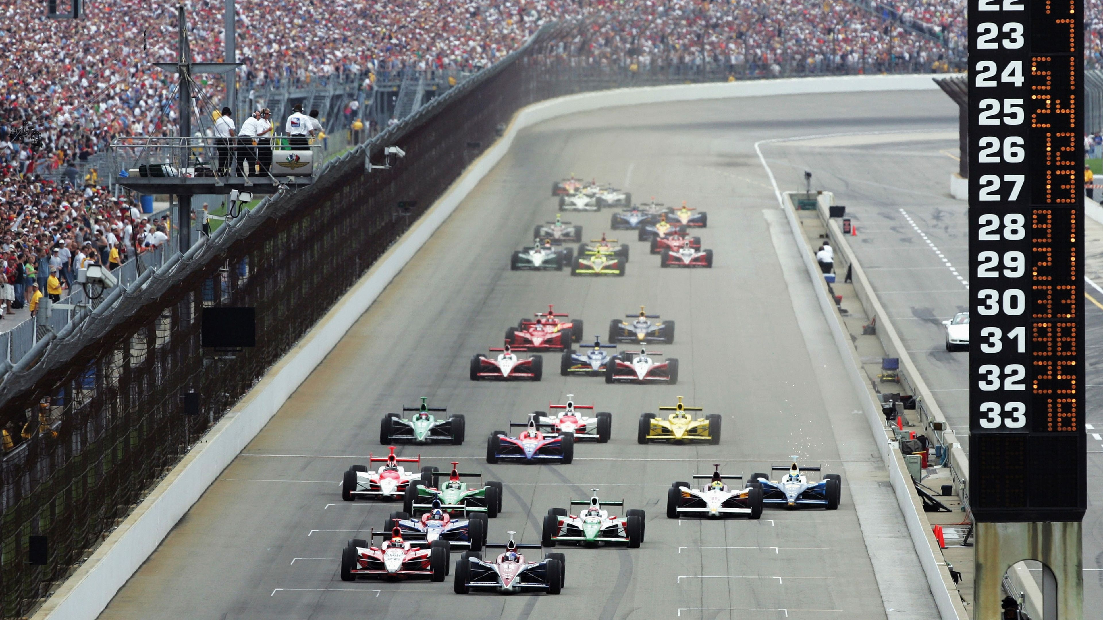 Motorsports: The departure at the Indy 500 in 2004, The open-wheel cars international championship. 3840x2160 4K Background.