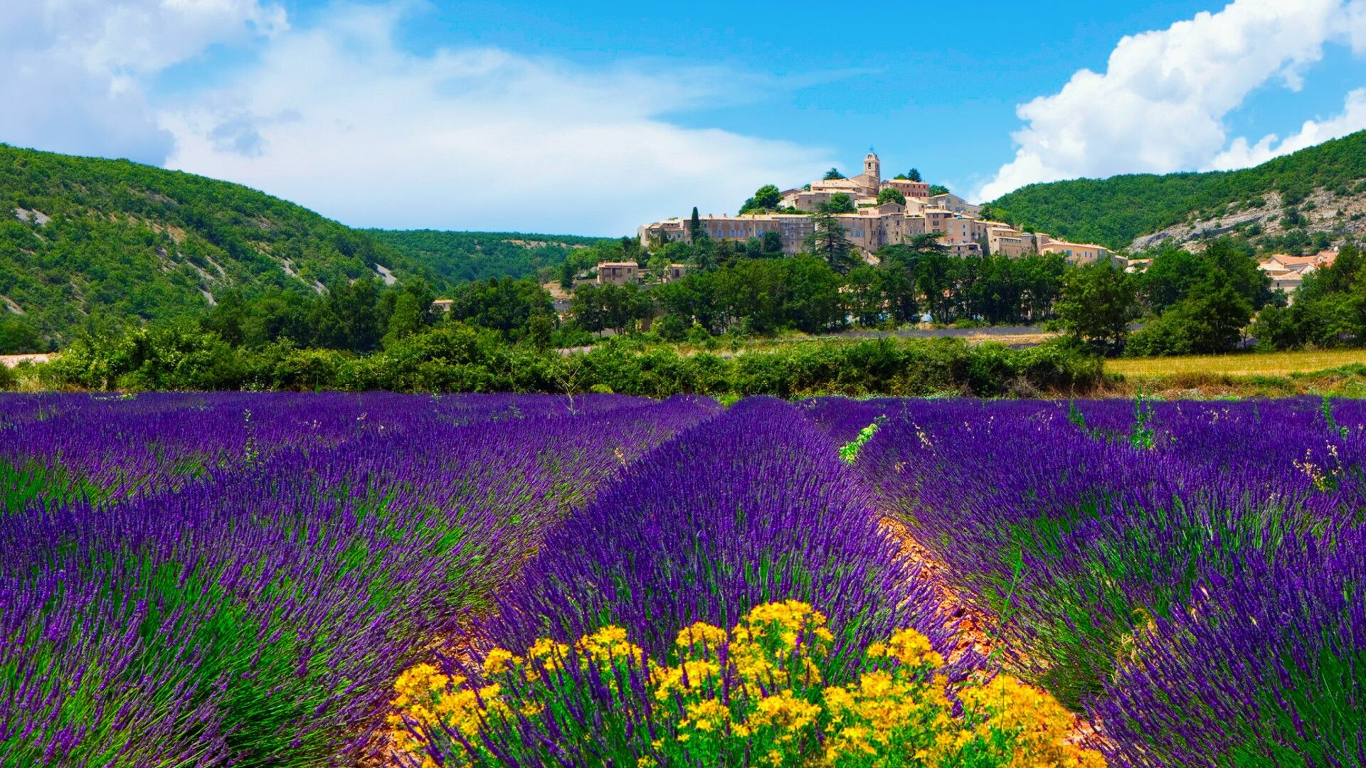 France: Provence, The country was ruled by kings until the French Revolution in 1789. 1920x1080 Full HD Background.