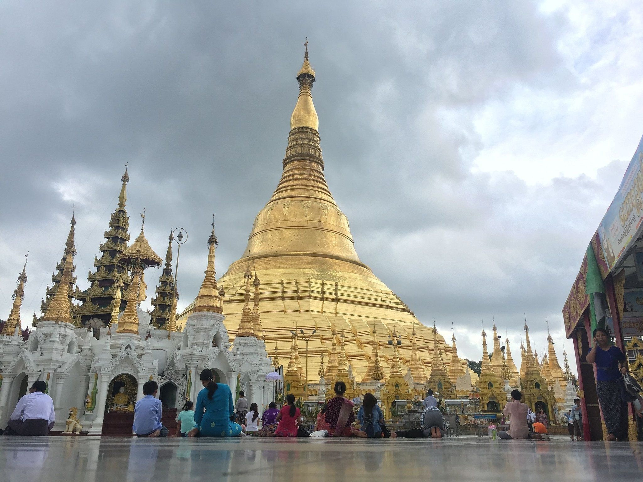 Shwedagon Pagoda, Yangon city, Aesthetic beauty, Symbol of faith, 2050x1540 HD Desktop