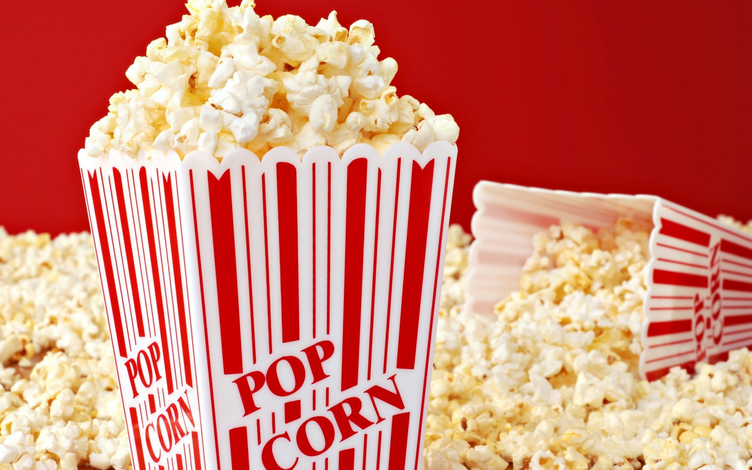 Widescreen popcorn wallpaper, High-definition background, Crispy snack, Close-up shot, 2560x1600 HD Desktop