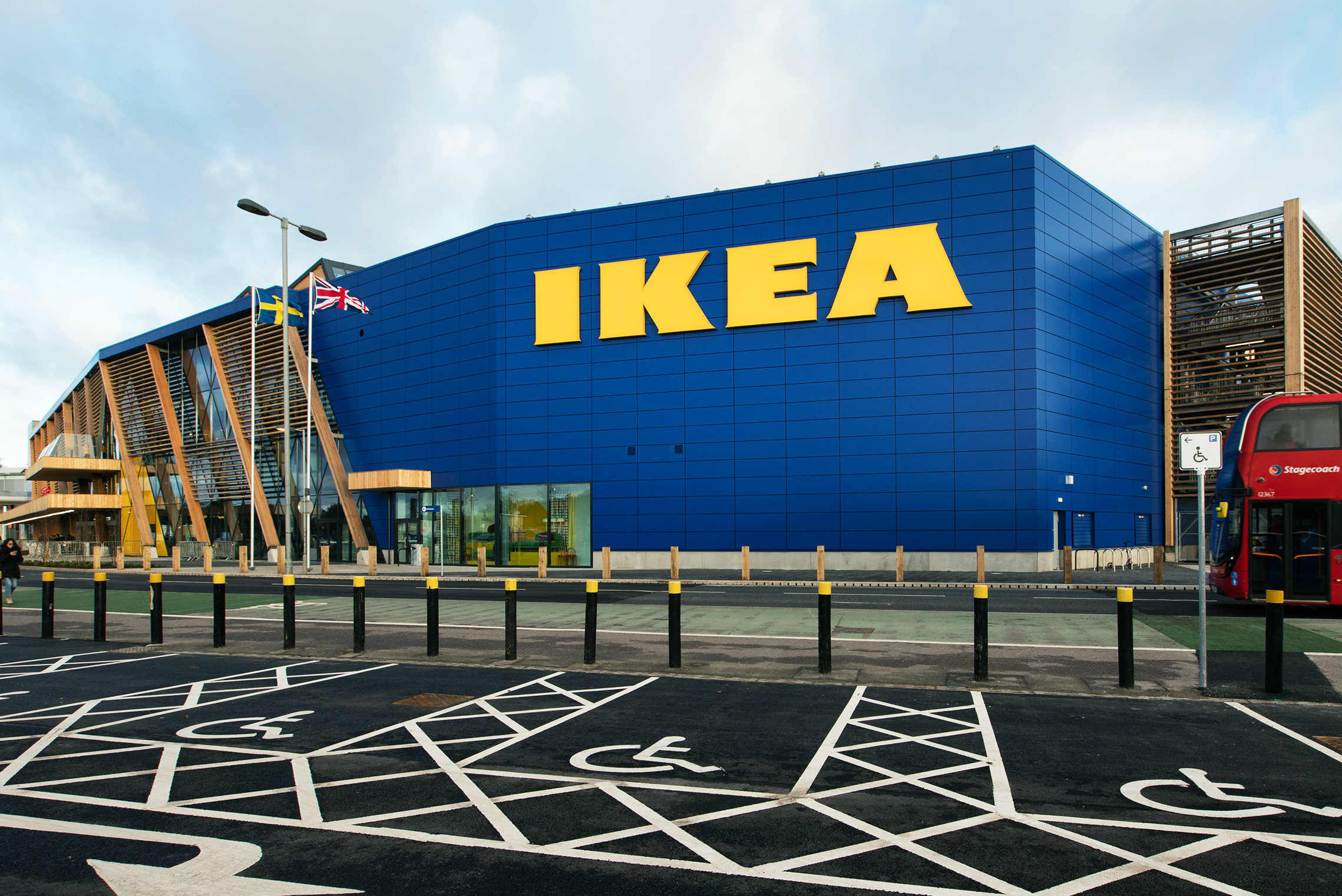Ikea: The world's largest furniture retailer, Founded in 1942, Furniture store. 2280x1530 HD Wallpaper.