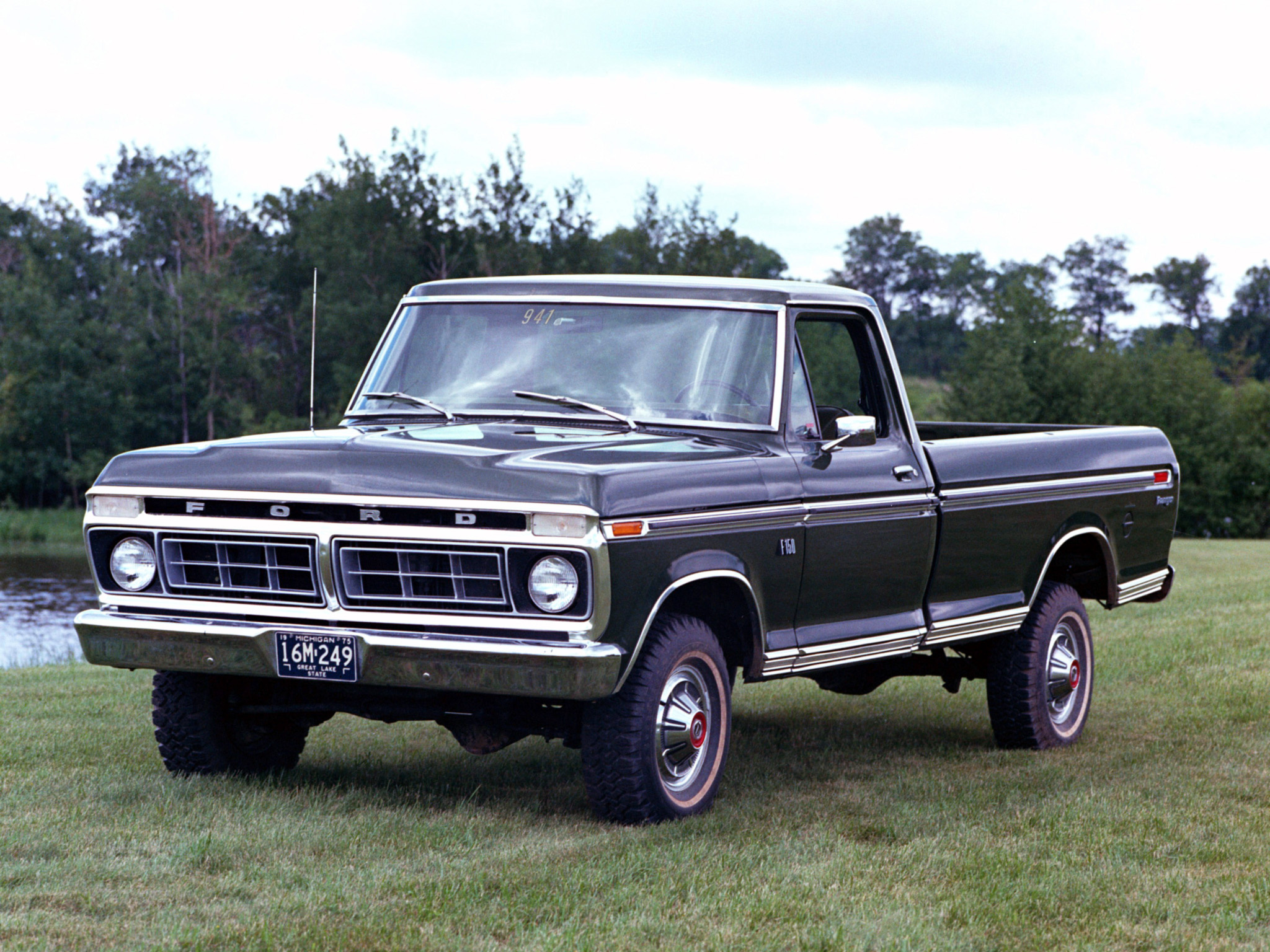 Ford Pickup: 1976 F-150 Ranger Sixth generation 4x4, Was introduced in 1973. 2050x1540 HD Wallpaper.