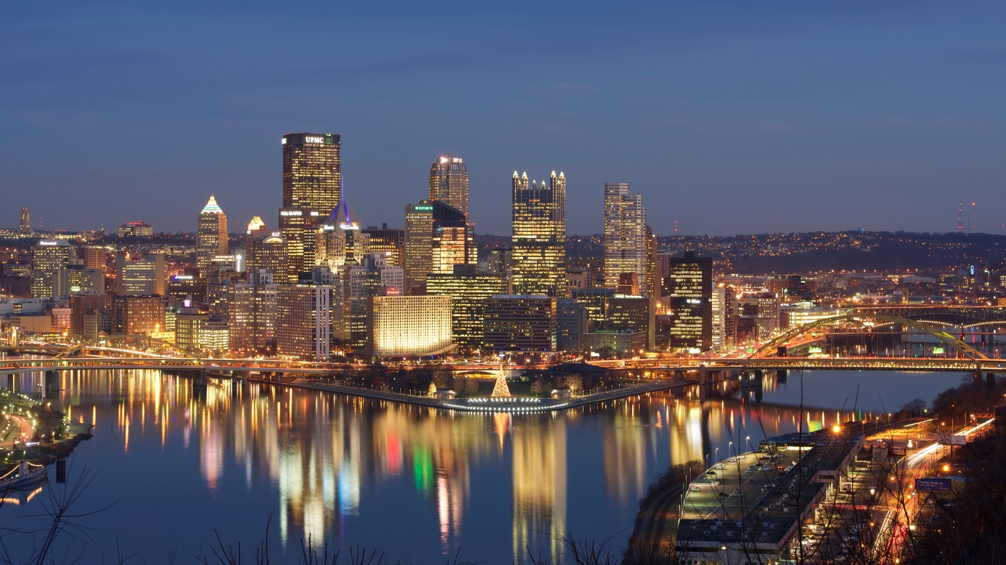 Pittsburgh Skyline, Photographic opportunities, Pittsburgh attractions, Urban exploration, 2050x1160 HD Desktop