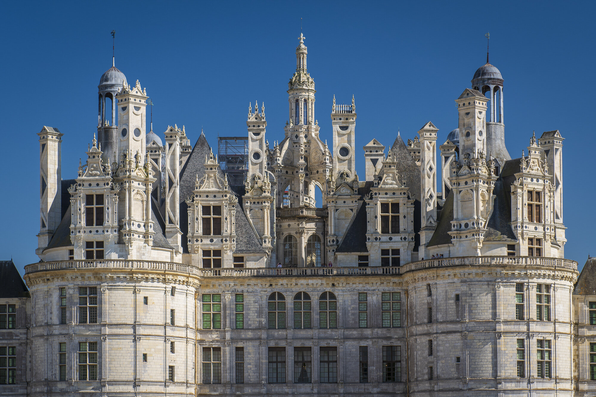 Exquisite Architektur des Chateau De Chambord, 2000x1340 HD Desktop