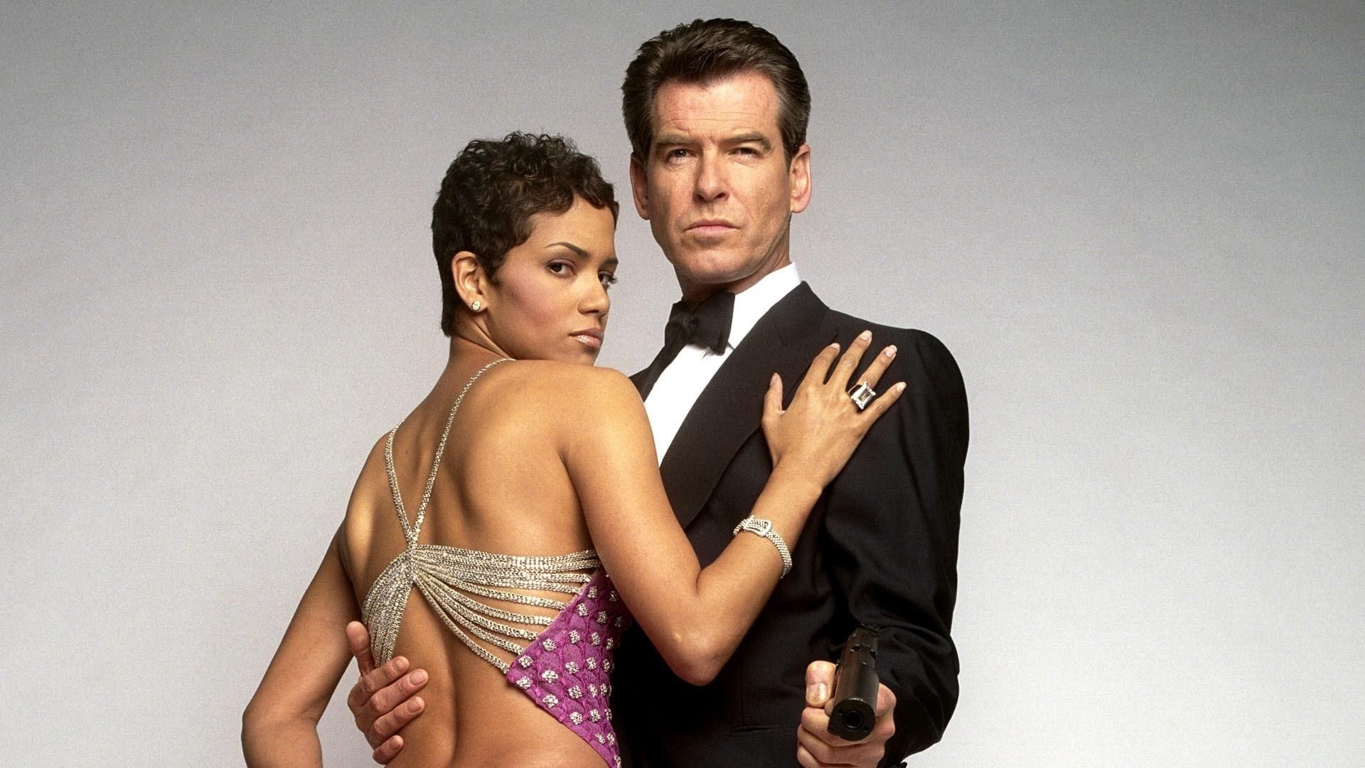 Halle Berry: Bond girl Jinx in Die Another Day. 1920x1080 Full HD Wallpaper.