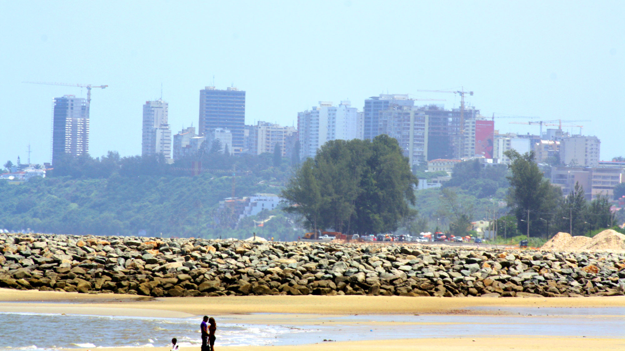Maputo, Rising capital city, Mozambique's growth, Travelers' delight, 2000x1130 HD Desktop