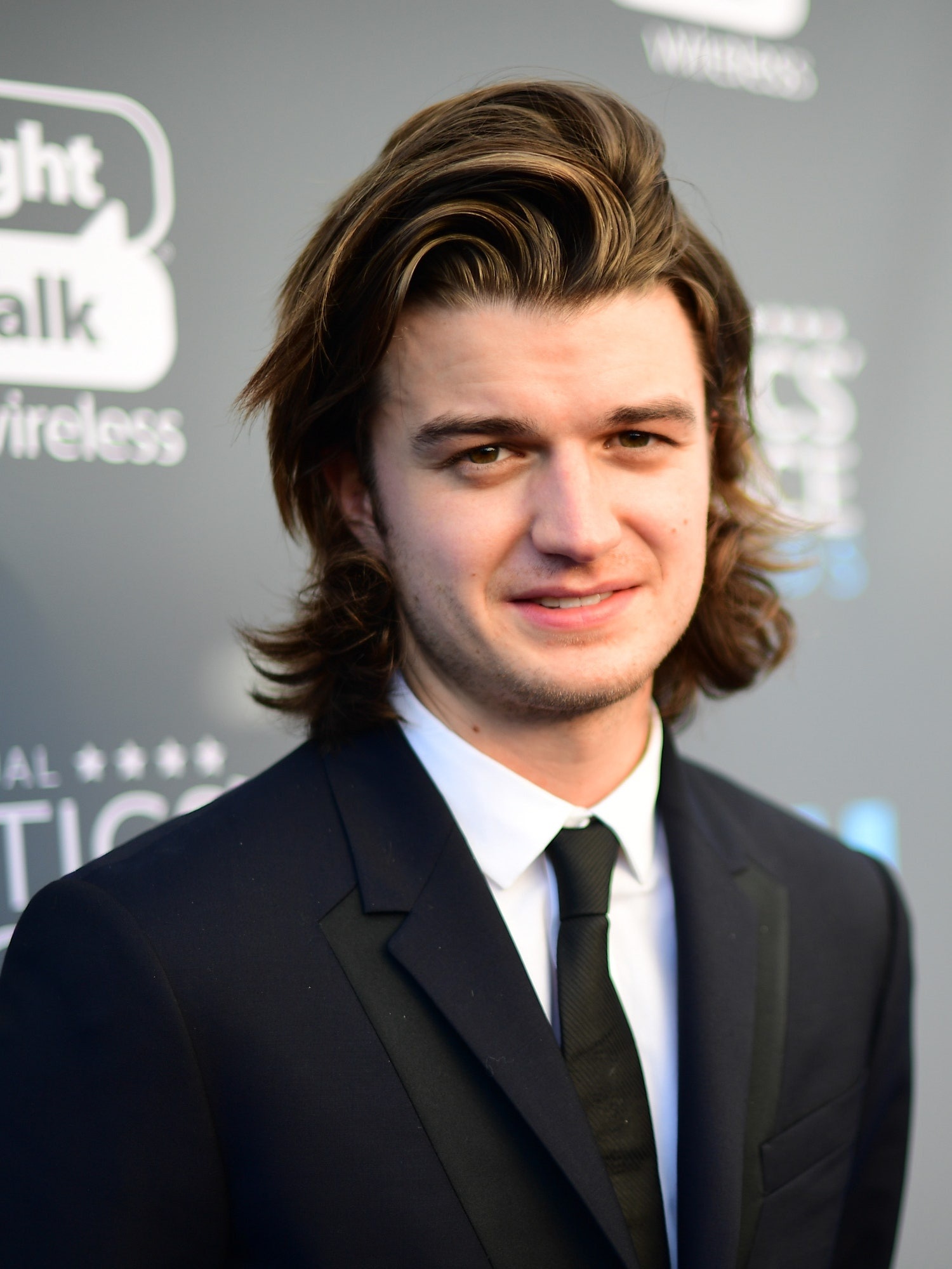 Joe Keery, Personal details, Biography, Physical attributes, 1500x2000 HD Phone