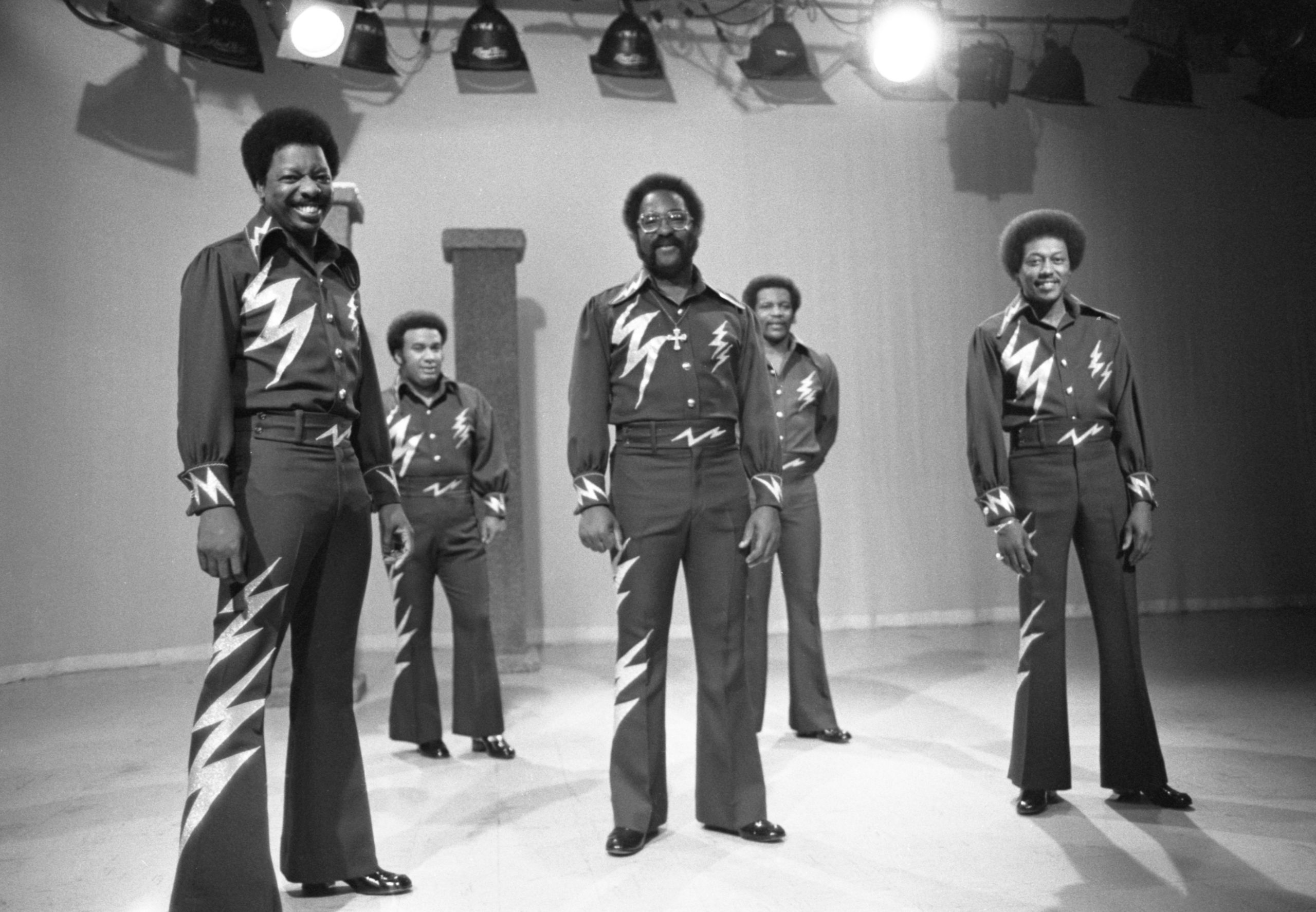 The Spinners band, Sue Marx's photographs, Artistic portrayal, Visual storytelling, 2560x1780 HD Desktop