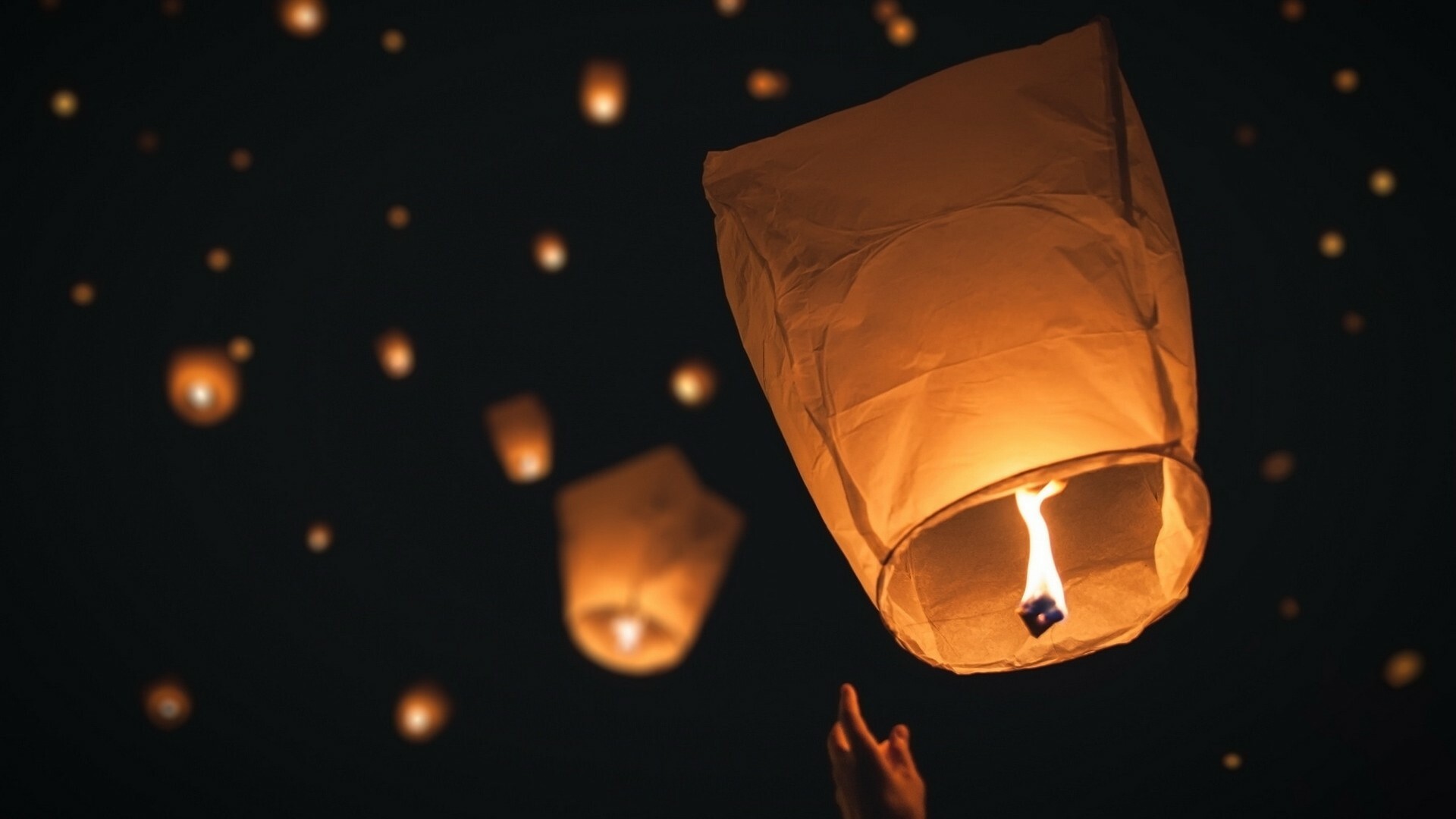 Lantern Festival: Balloon, made of a thin square frame with a few bamboo skewers holding the sides together. 1920x1080 Full HD Background.