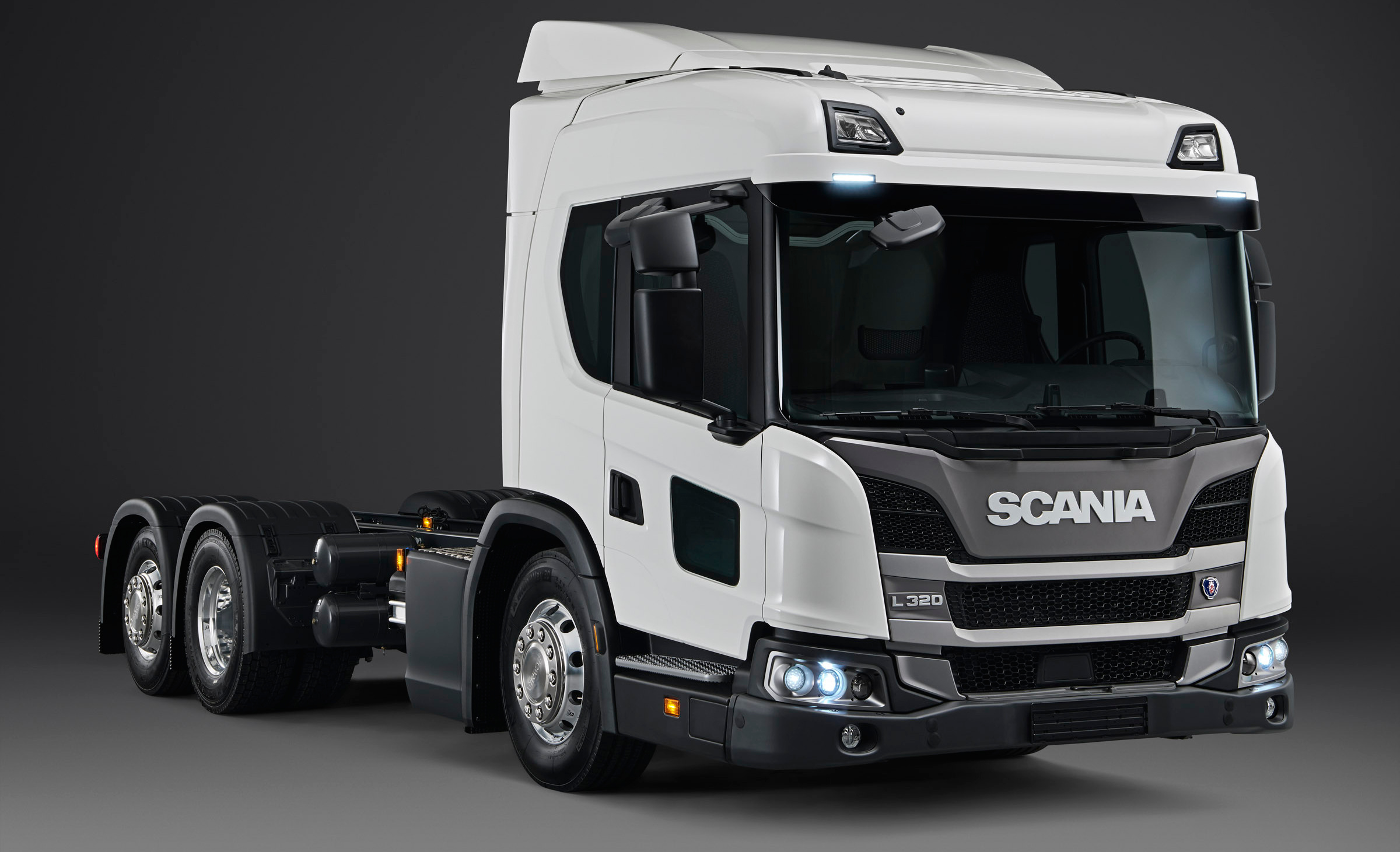 L320, Scania Wallpaper, 2400x1470 HD Desktop