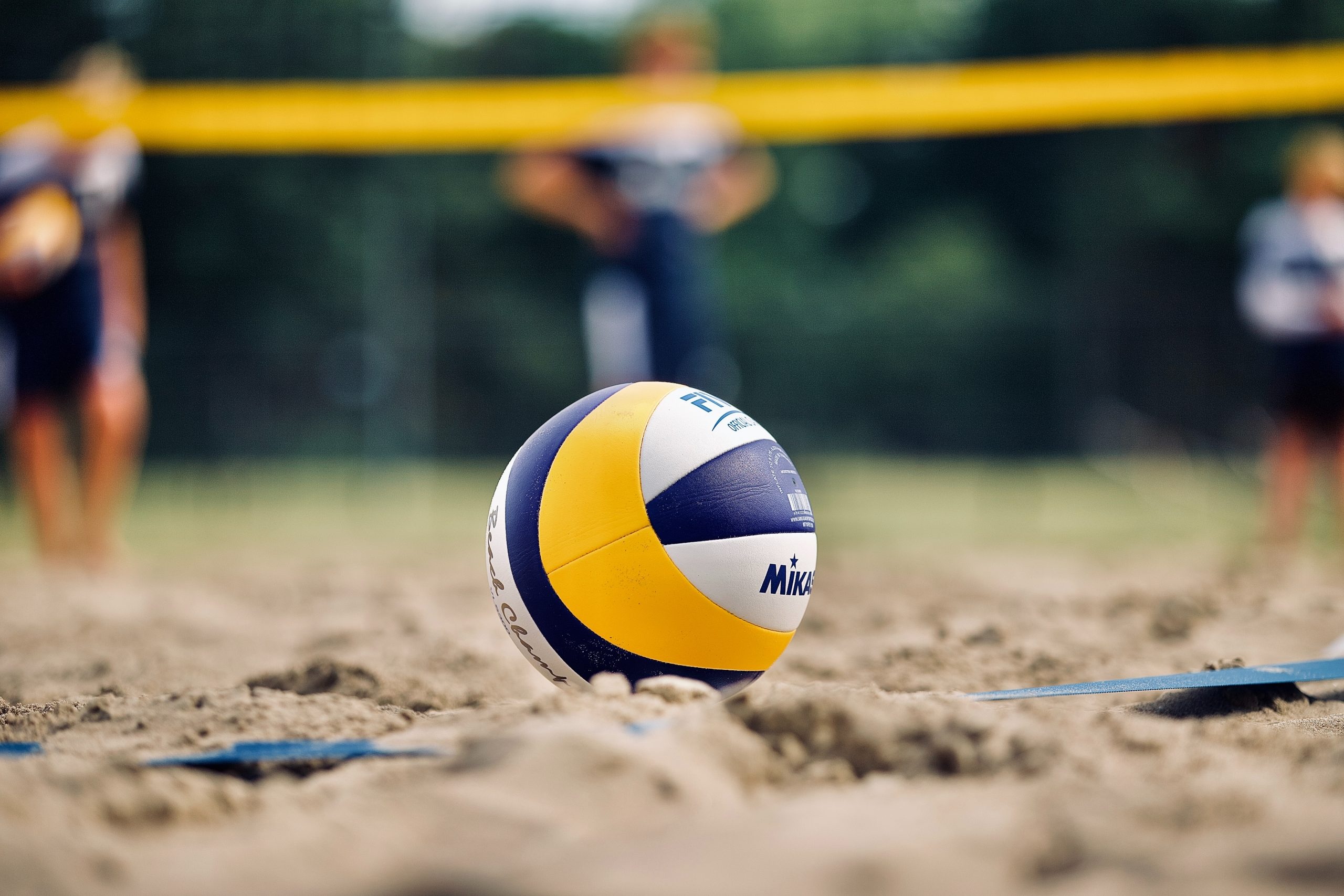 Indoor vs Beach Volleyball, Sport comparison, Ace Volleyball, Key differences, 2560x1710 HD Desktop