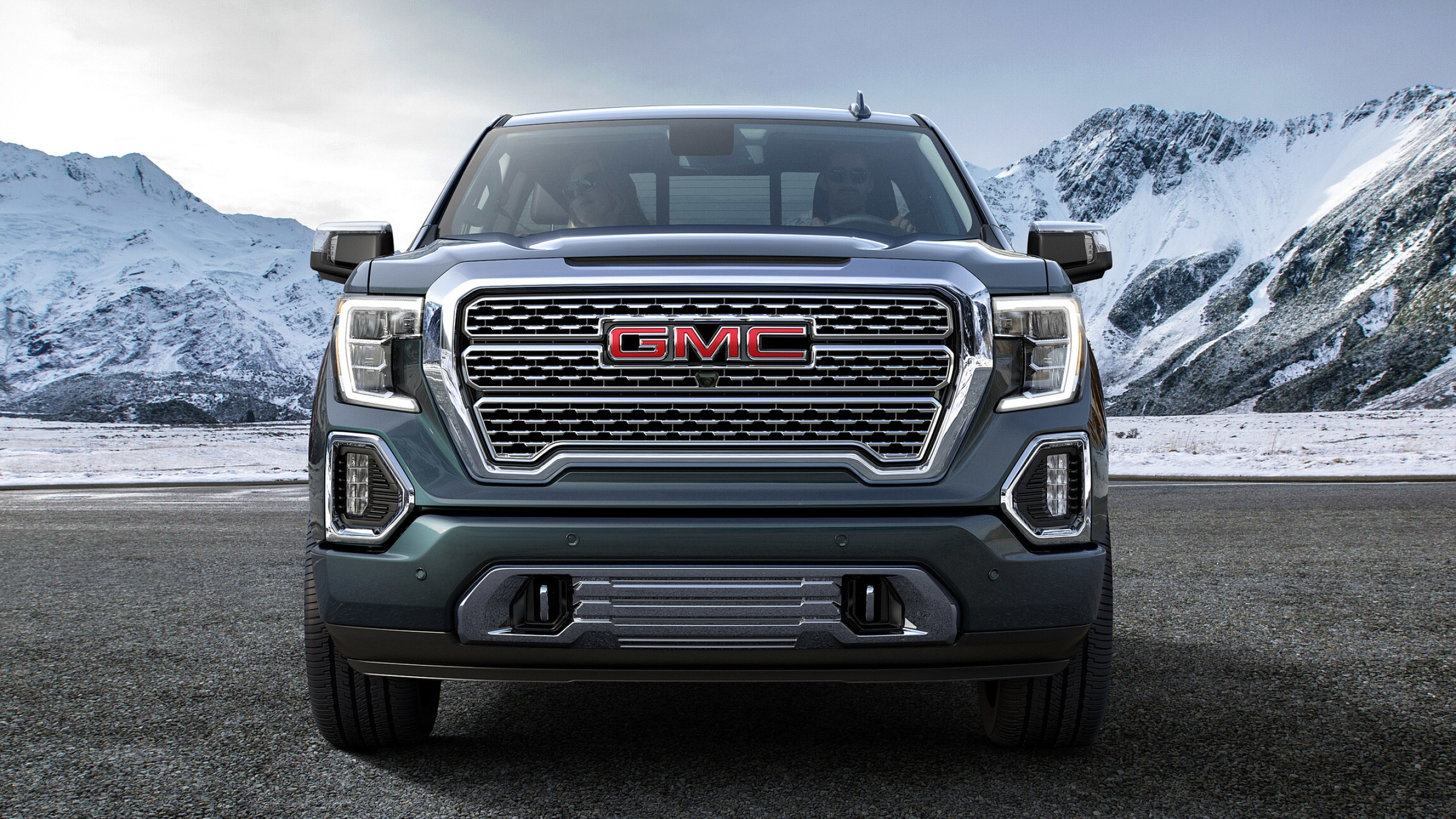 GMC: The large chrome grille, New generation of the popular GMC-Sierra pickup. 2560x1440 HD Wallpaper.