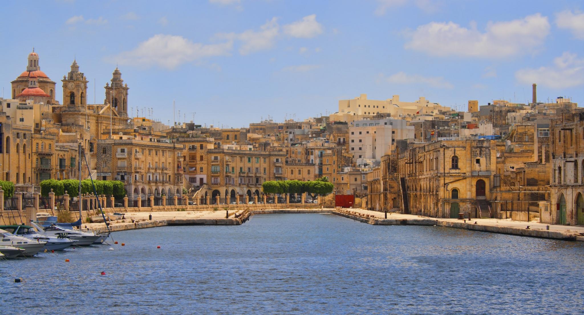 Valletta wallpapers, Man-made wonders, High-quality visuals, Stunning scenery, 2050x1110 HD Desktop
