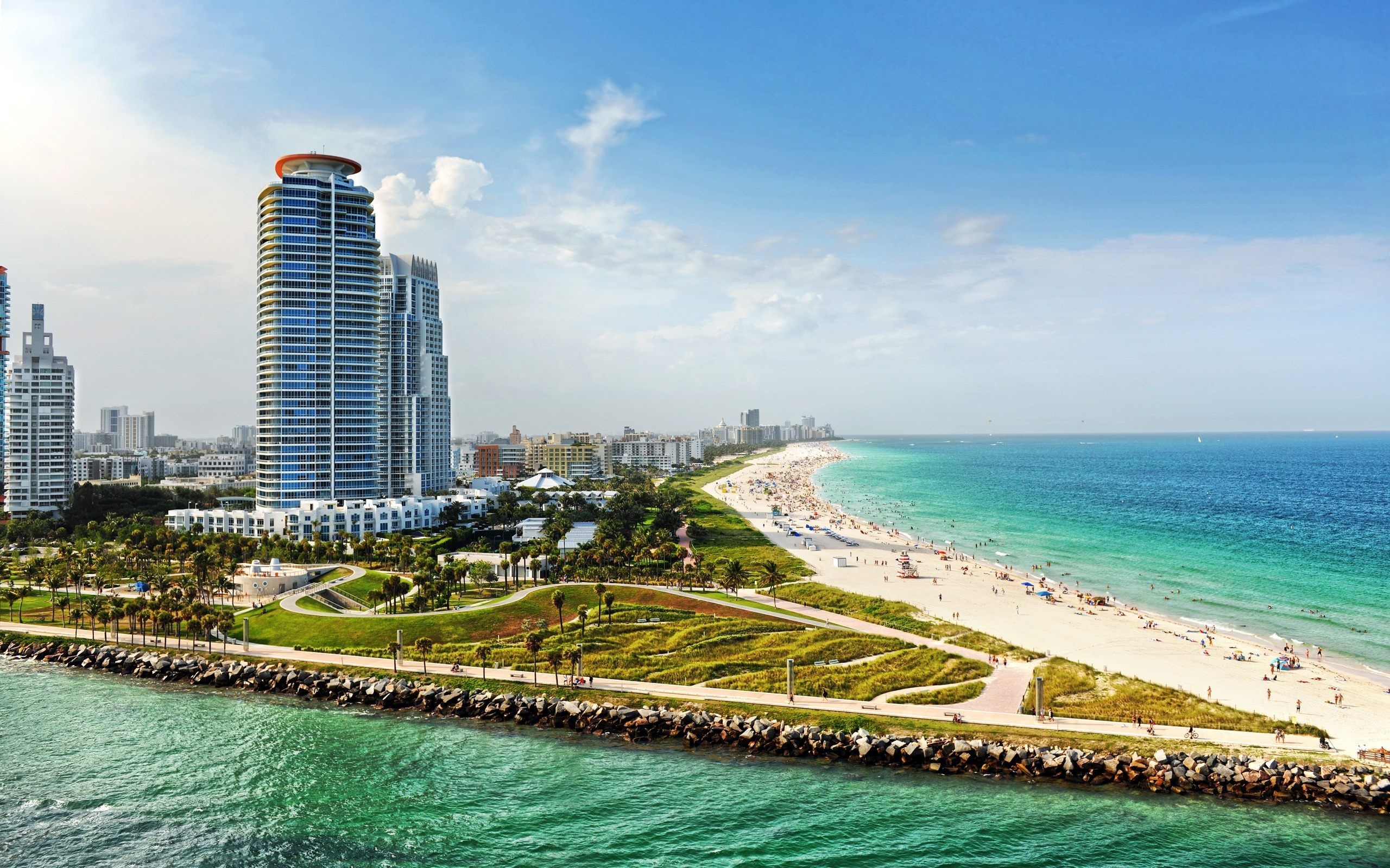 Florida: City of Miami, A coastal metropolis and the seat of Miami-Dade County. 2560x1600 HD Background.
