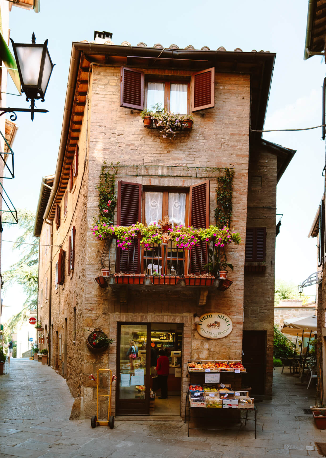 Pienza, Beautiful hilltop village, Tuscany destination, Italian charm, 1370x1920 HD Phone
