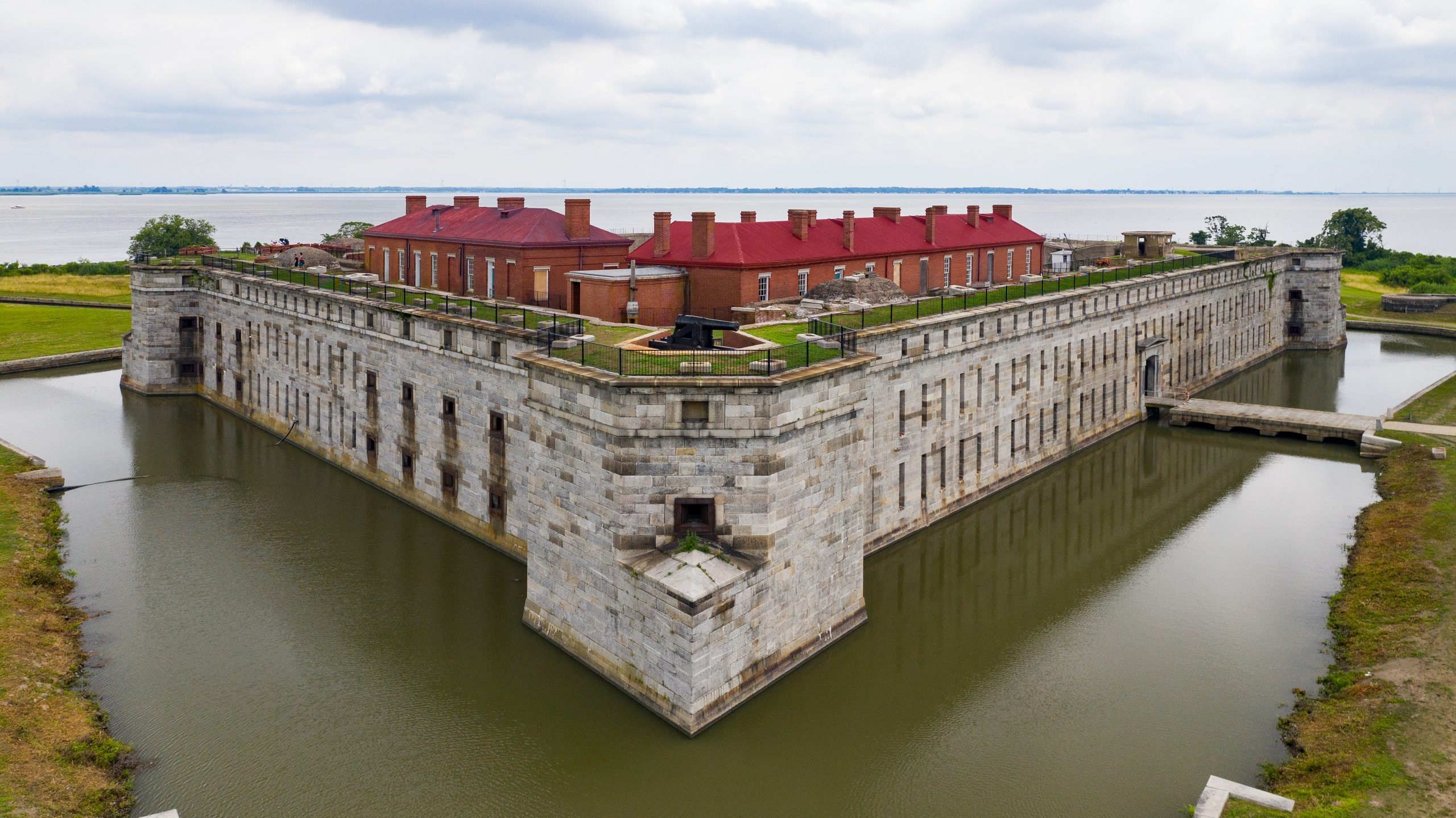 Fort Delaware, Historical site closure, Ferry repairs, Delaware state news, 2560x1440 HD Desktop
