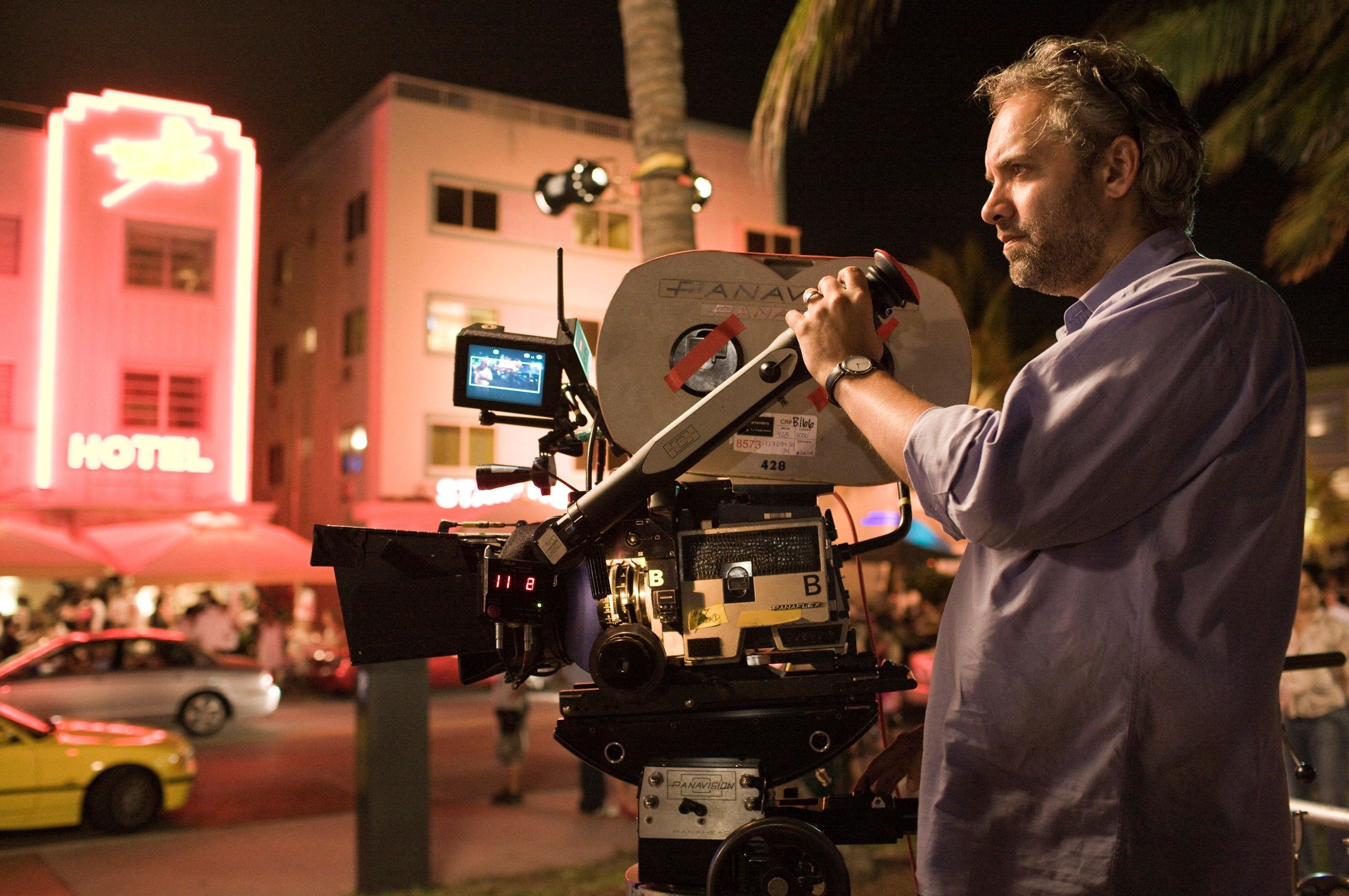 Sam Mendes, Miami street scene, Director's preparation, Movie-making process, 3000x2000 HD Desktop