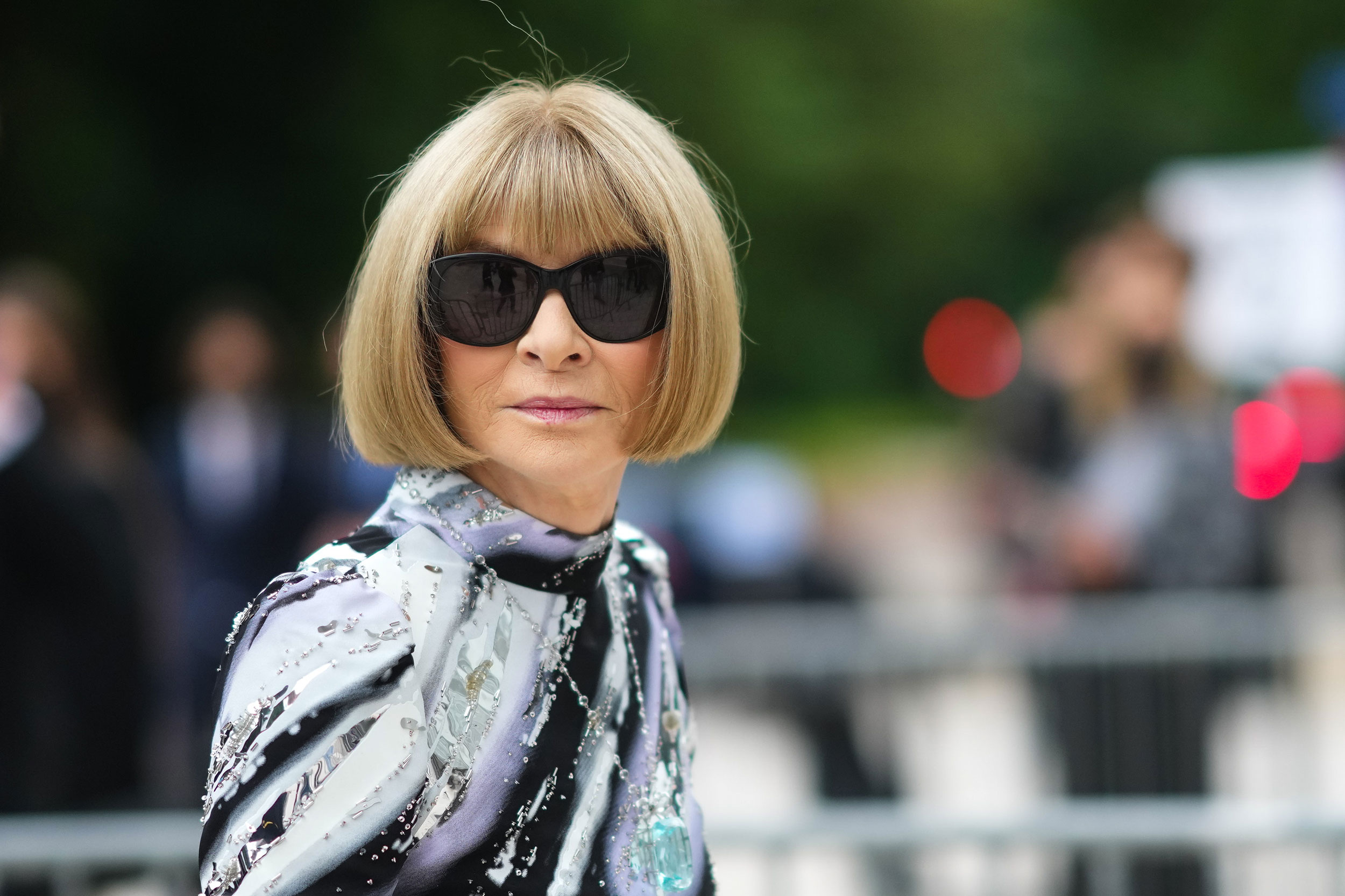 Anna Wintour: Elected her to The American Society of Magazine Editors Hall of Fame in 2010. 2500x1670 HD Background.