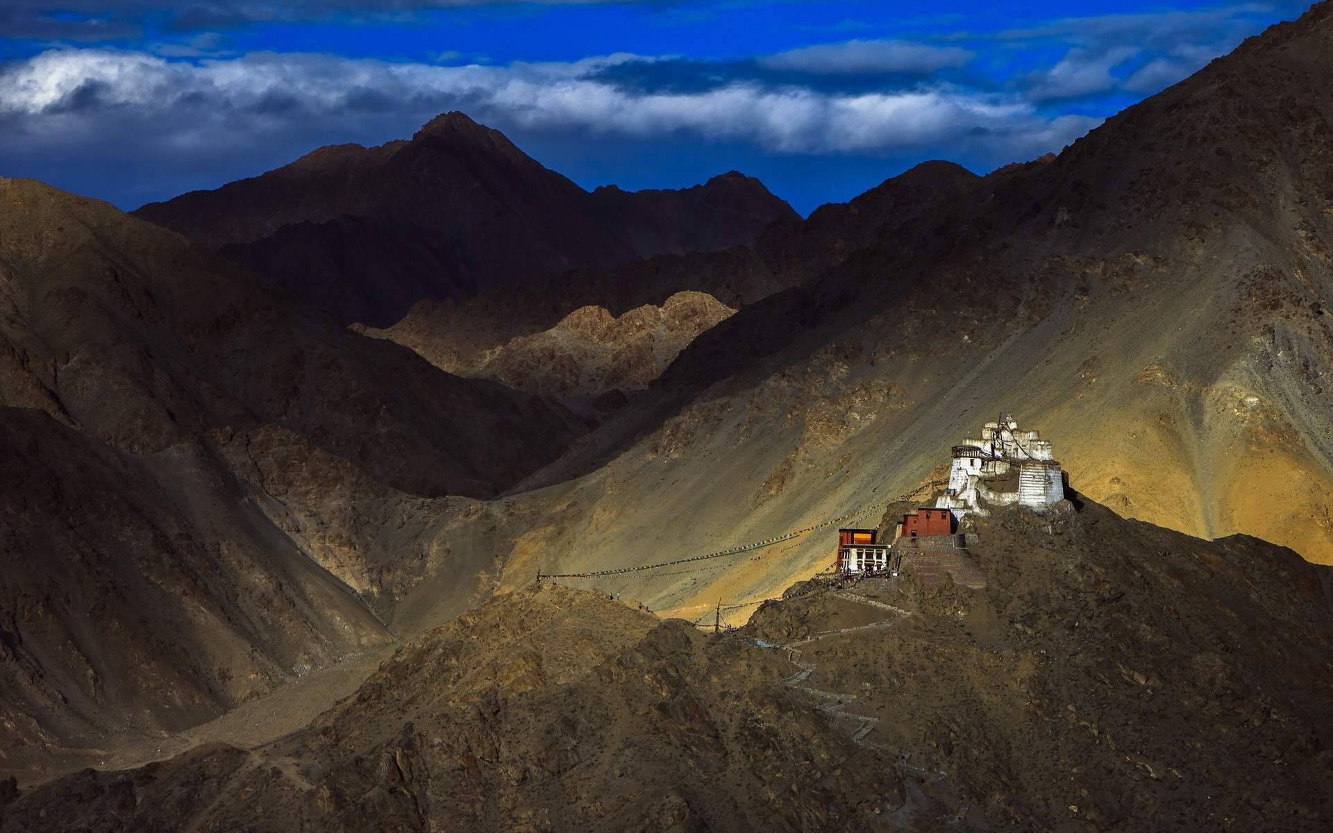 Tibetan Highlands, Mountain pass, Himalayas, Buddhist monastery, 1920x1200 HD Desktop