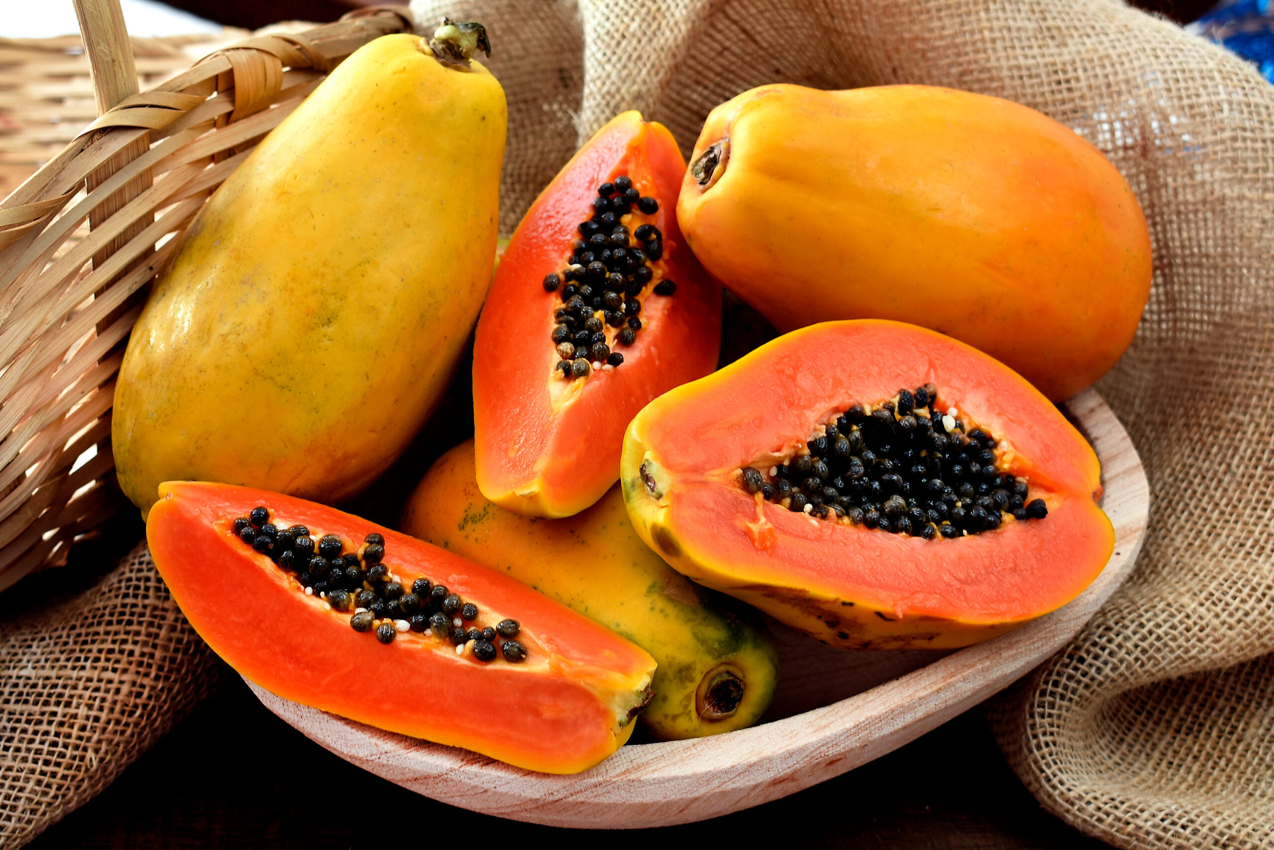 Papaya: Originated in Central America and Southern Mexico. 2560x1710 HD Background.