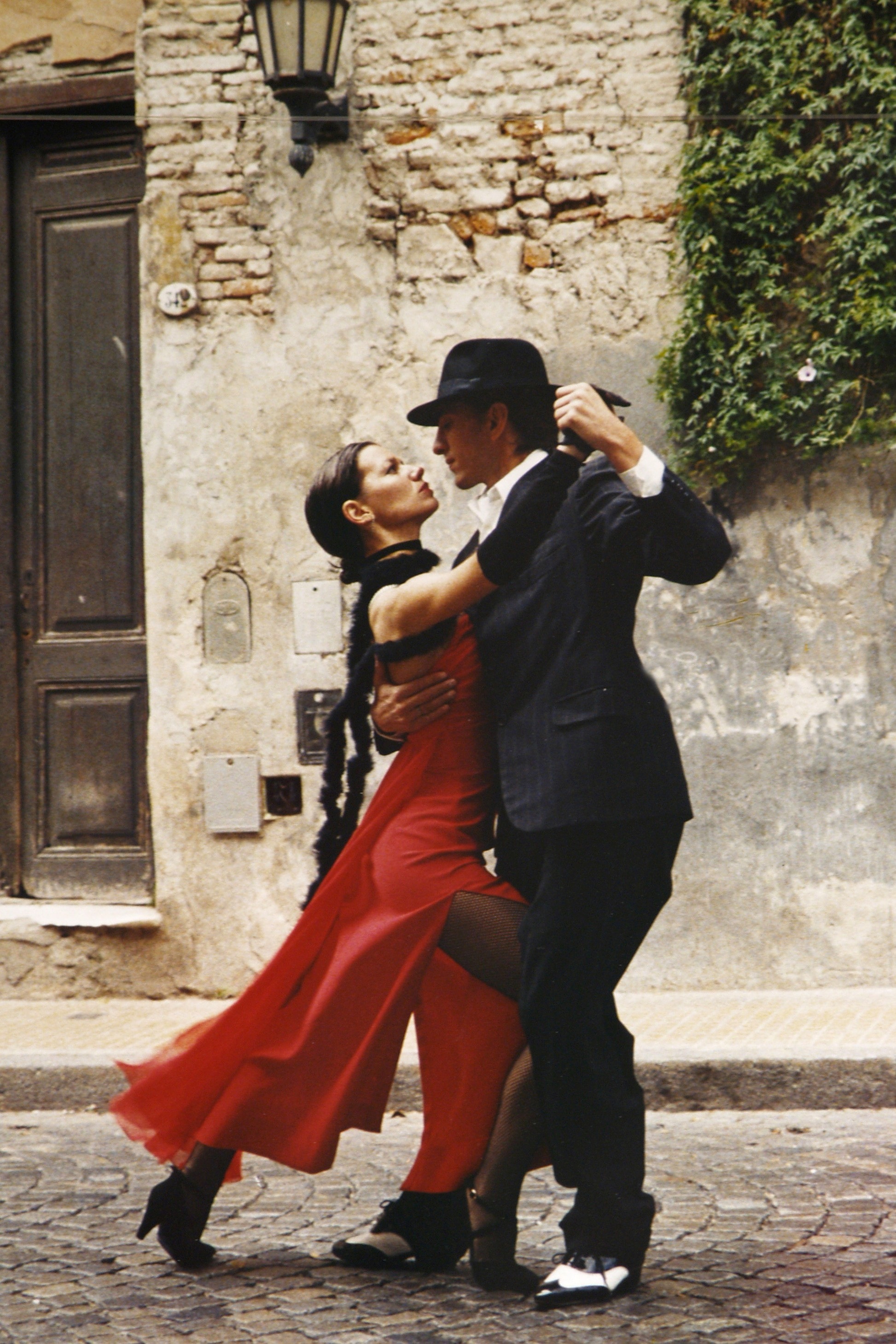 Argentine Tango: Latin dance, Show, Couple, Romance, Argentina, Dancing style, An improvisational dance. 1950x2920 HD Background.