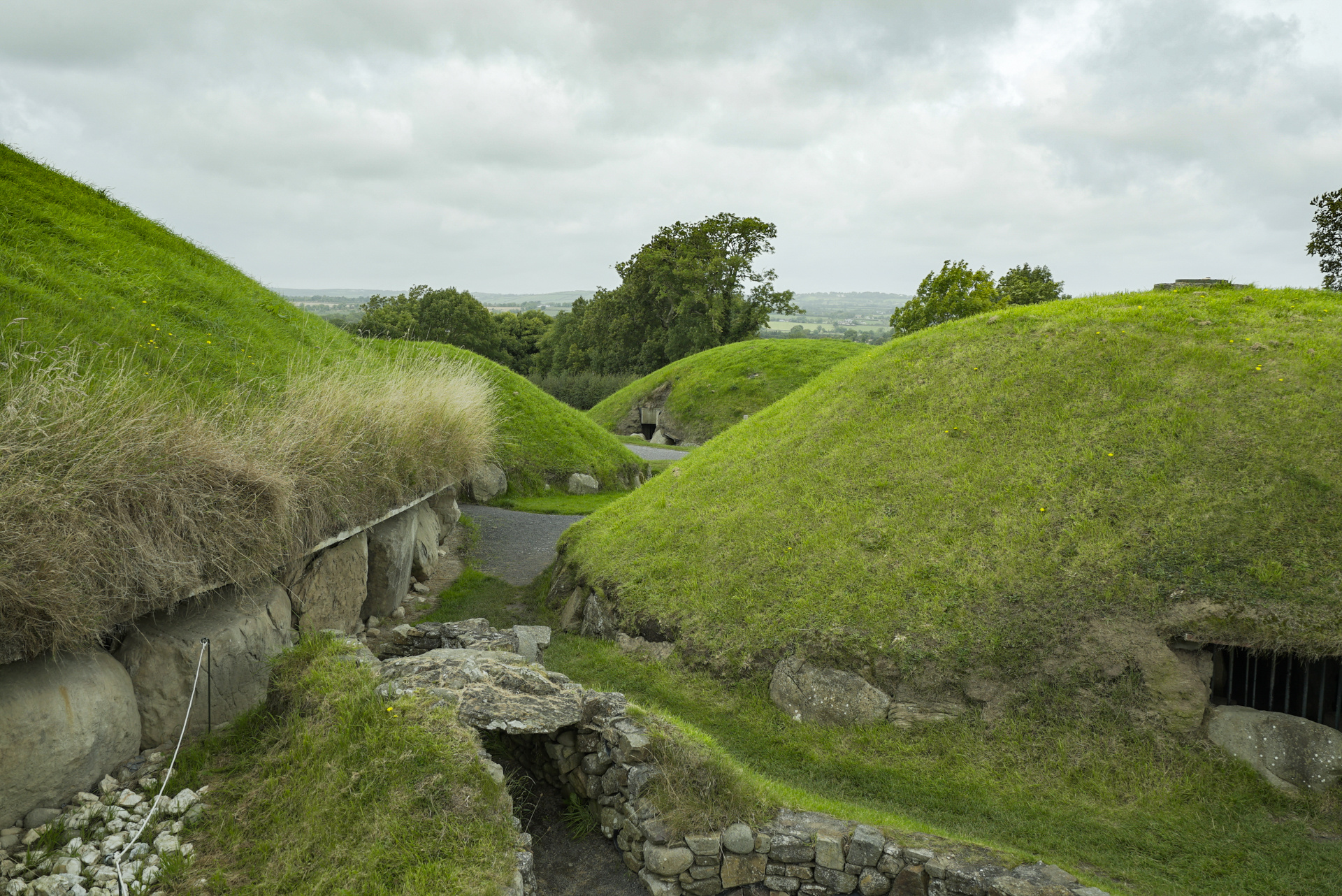Newgrange, Visiting Bru na boinne, Passage tombs, Irish adventure, 1920x1290 HD Desktop