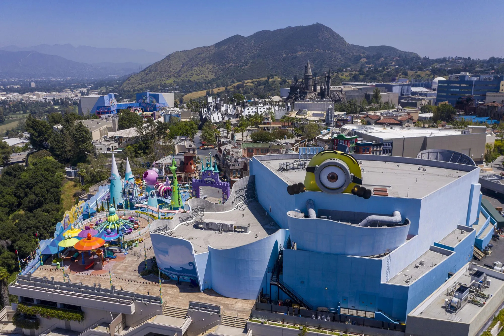 Universal Studios Hollywood, Laid-off workers, Traveled experiences, Hollywood, 2000x1340 HD Desktop