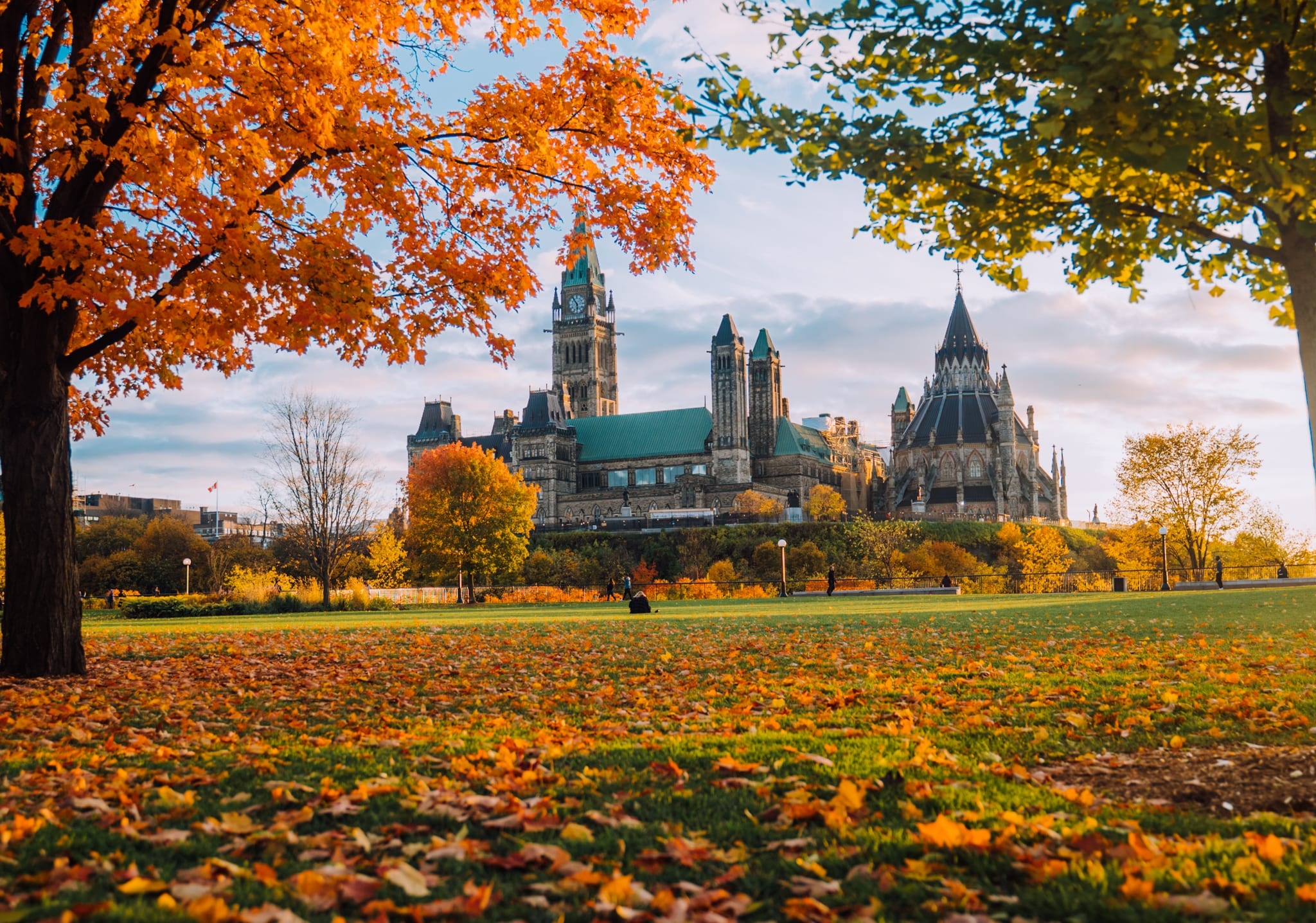 Ottawa, Fall foliage, Scenic views, Autumn beauty, 2050x1440 HD Desktop