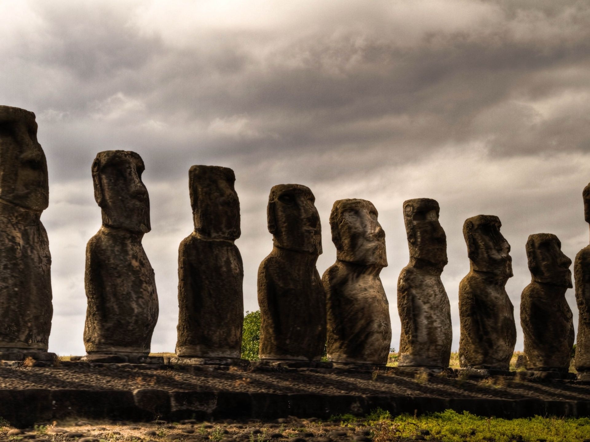 Easter Island, Enigmatic stone statues, Remote Polynesian island, Cultural treasure, 1920x1440 HD Desktop