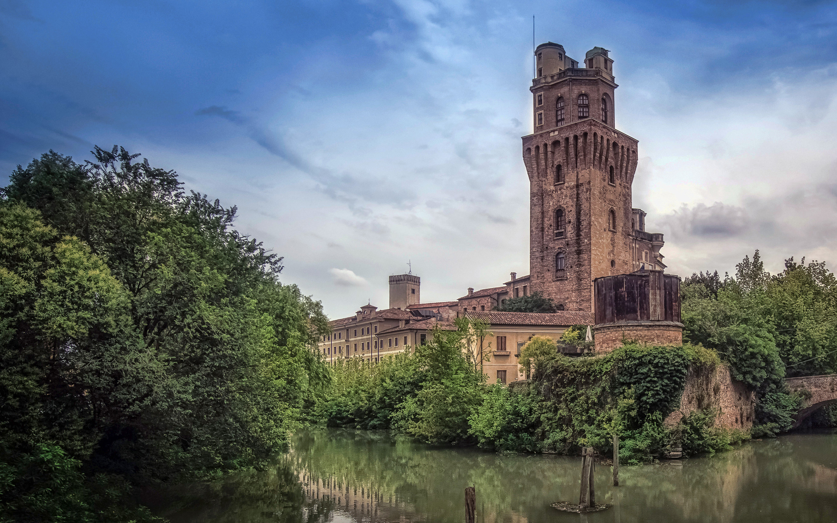 Castle of Padua, Italian landmarks, Astronomical observatory, European heritage, 2880x1800 HD Desktop