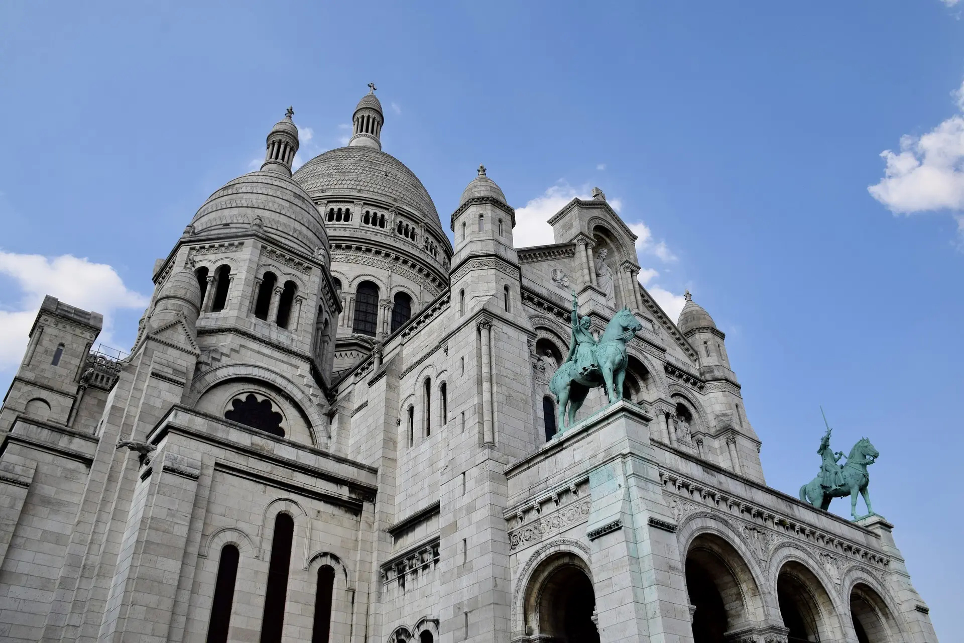 Sacred Heart Basilica, Paris Travels, Sightseeing highlights, City attractions, 1920x1280 HD Desktop