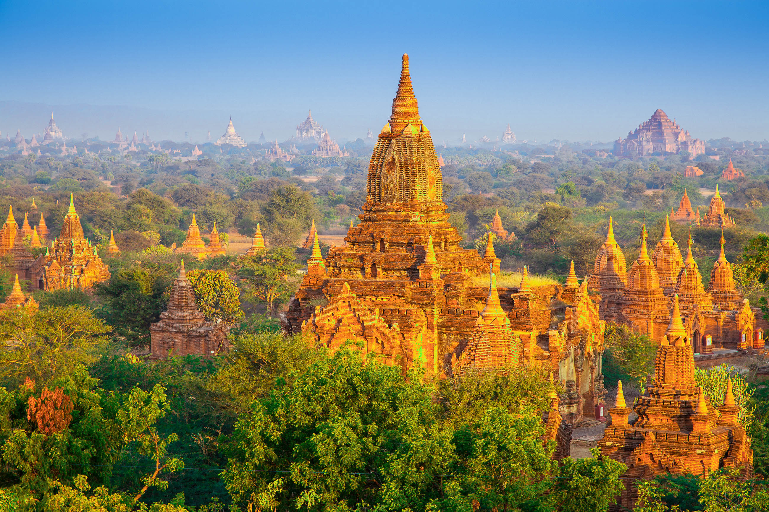 Picturesque temple city, Bagan, Myanmar, 2600x1740 HD Desktop